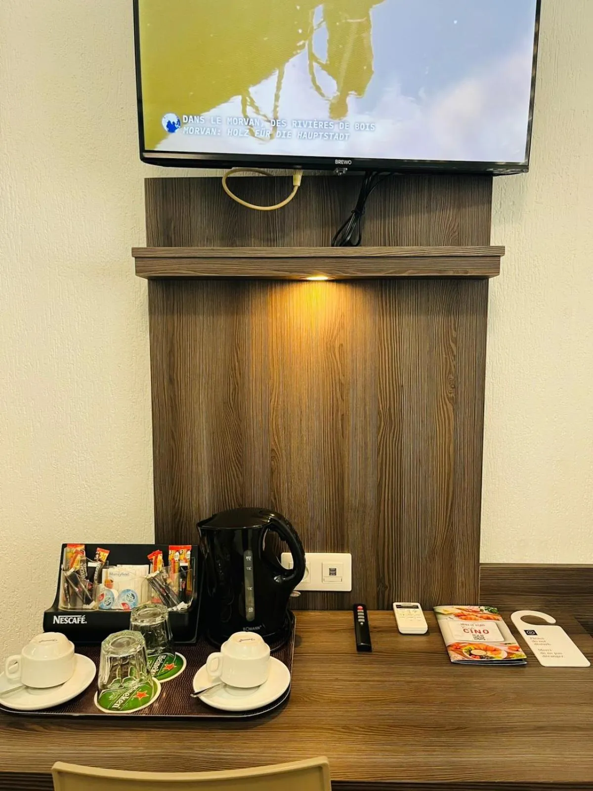 TV and multimedia in Hotel Le Paris