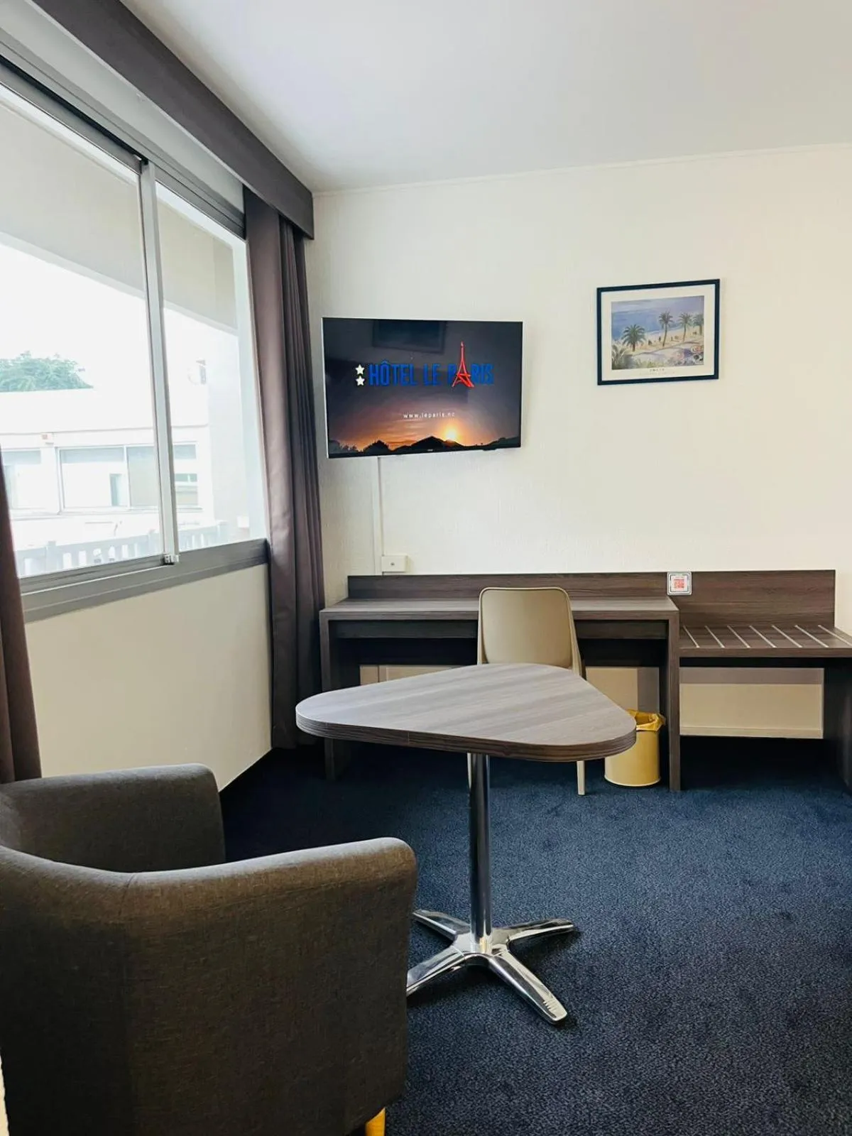 TV and multimedia in Hotel Le Paris