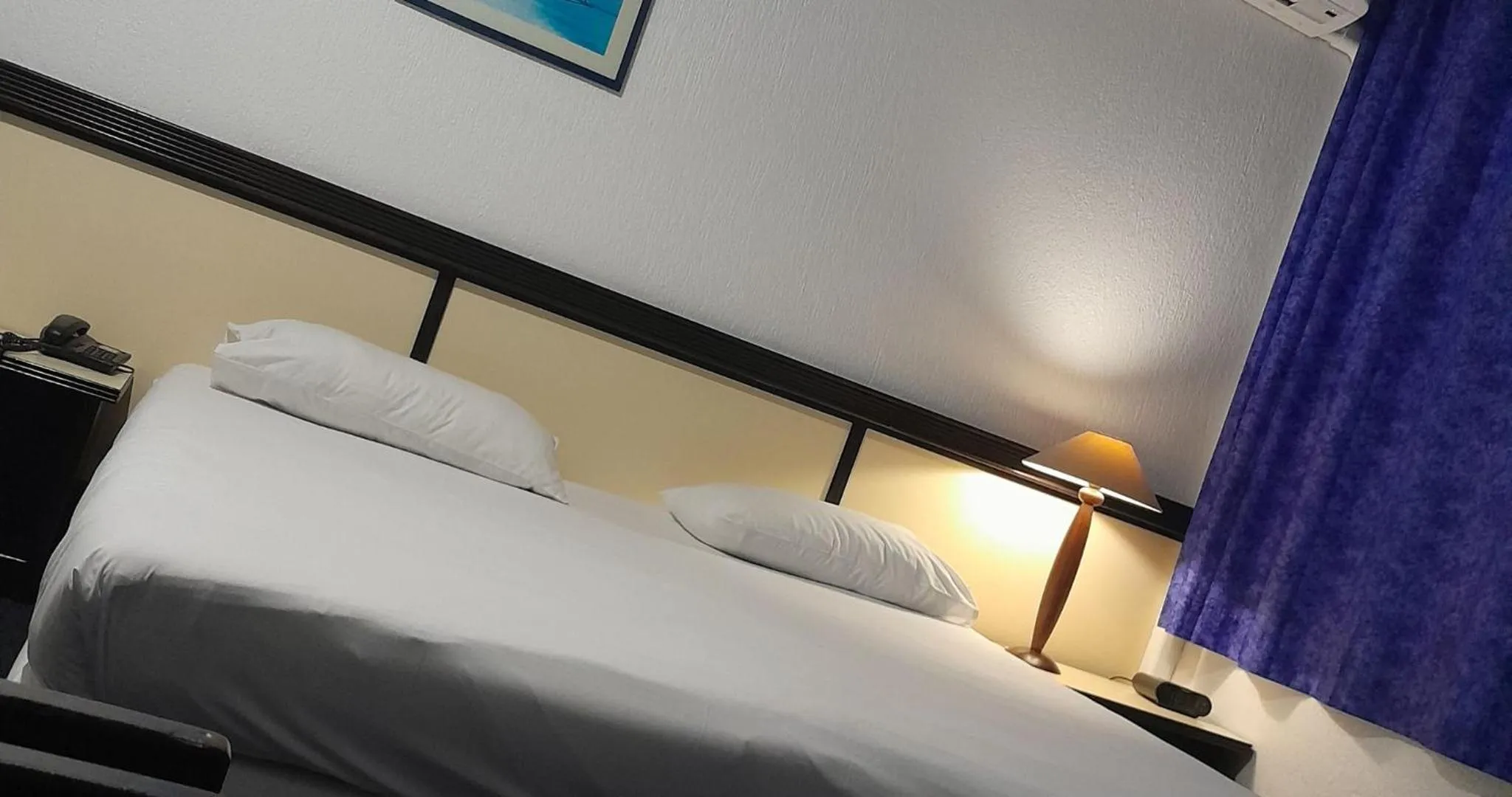 Bedroom, Bed in Hotel Le Paris