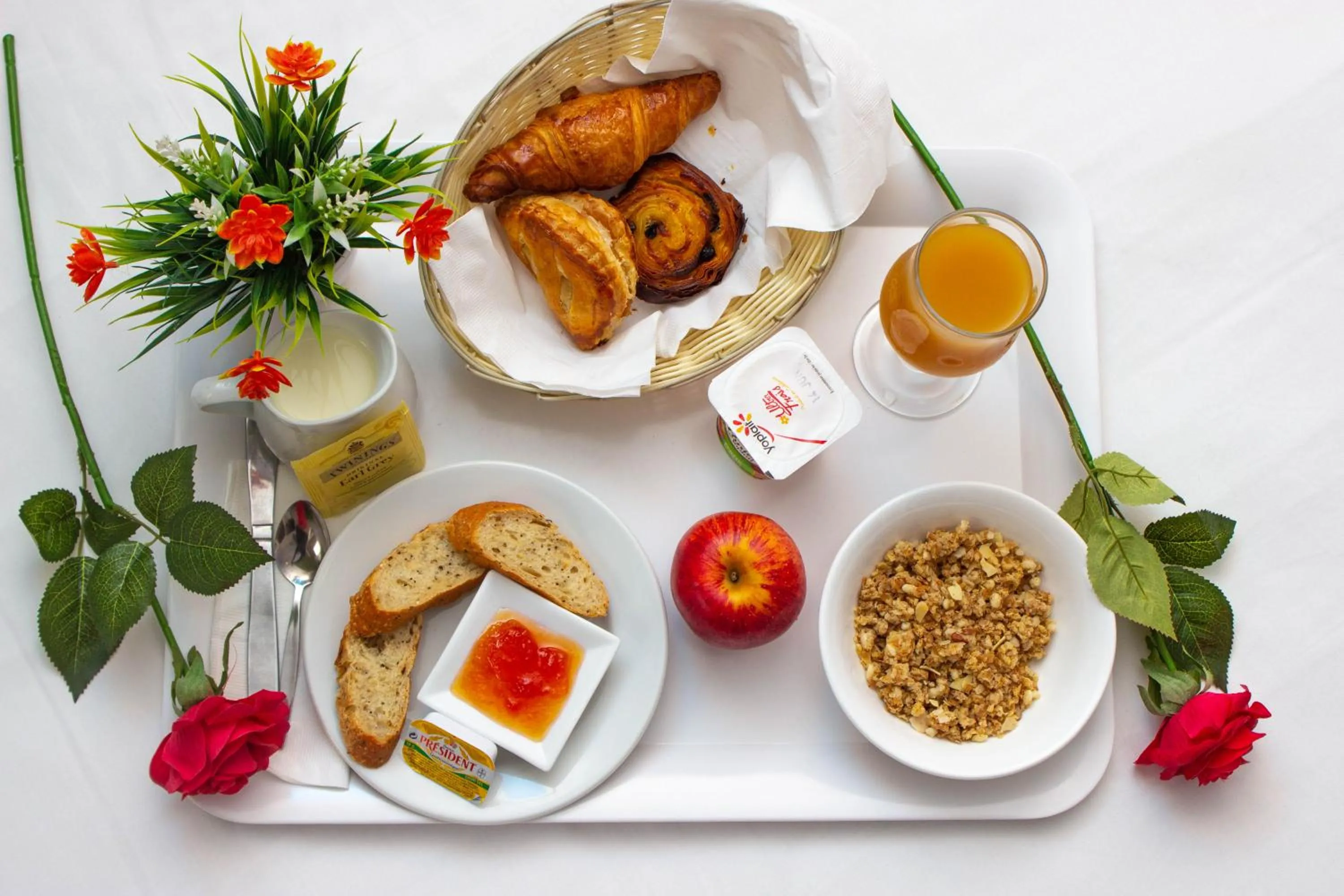 Breakfast in Hotel Le Paris