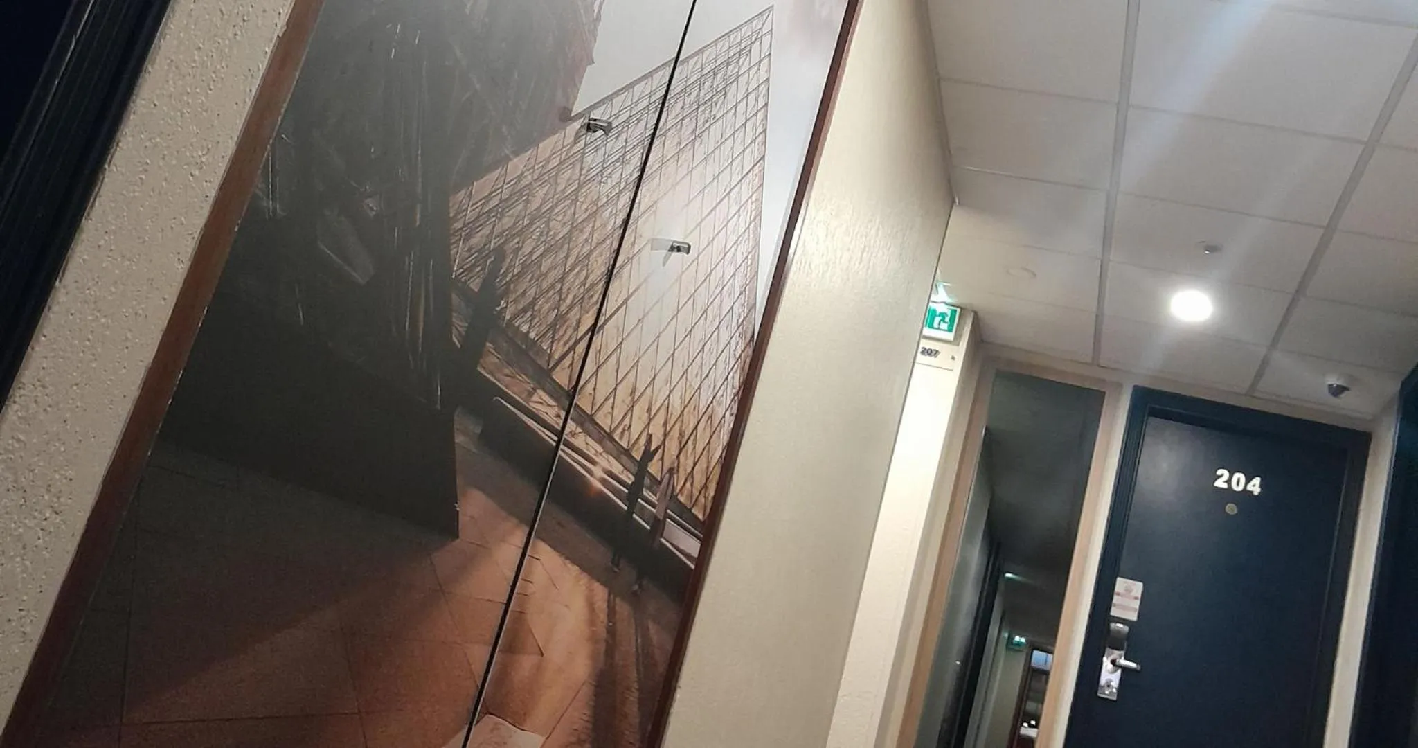 Property building in Hotel Le Paris