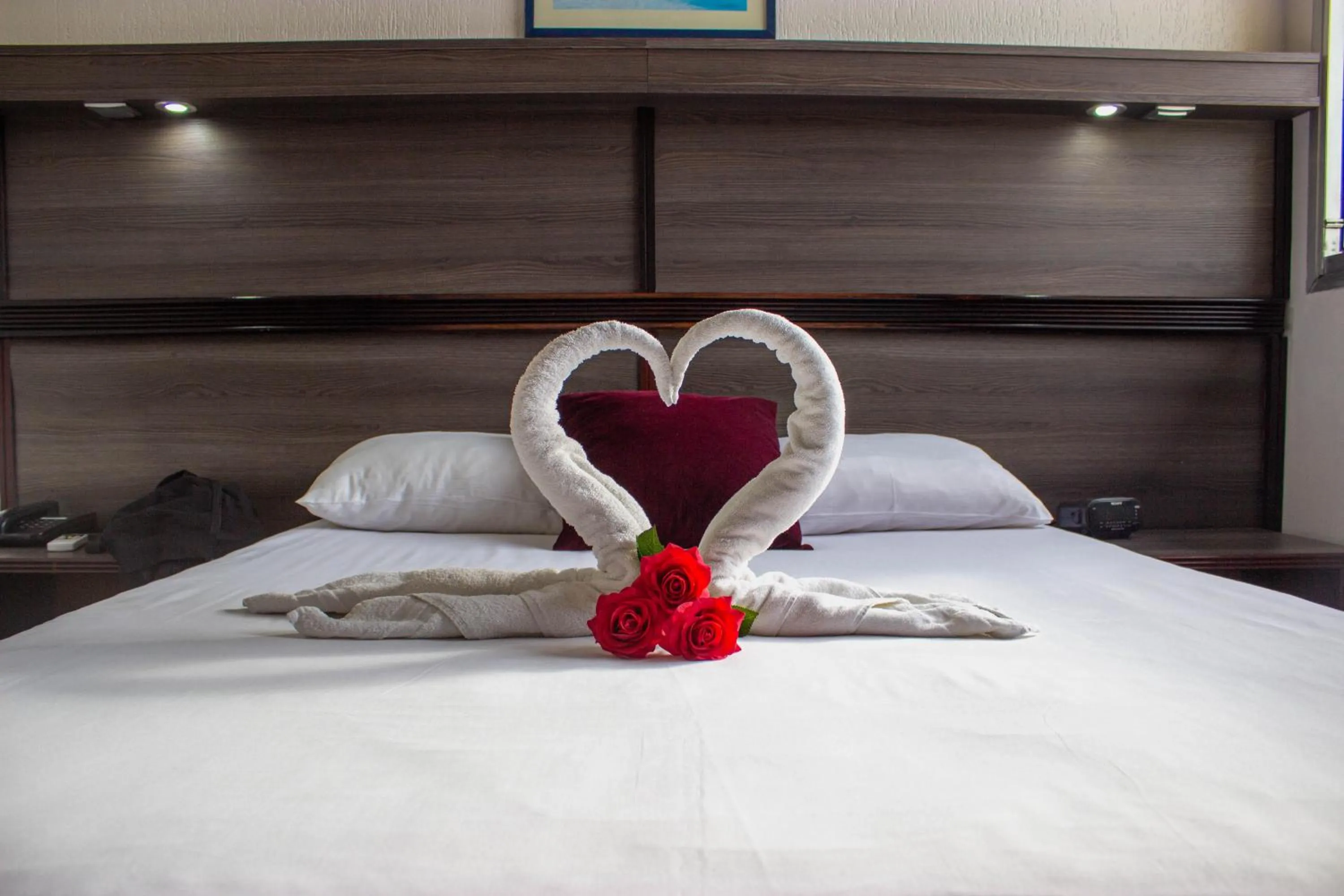 Bedroom, Bed in Hotel Le Paris