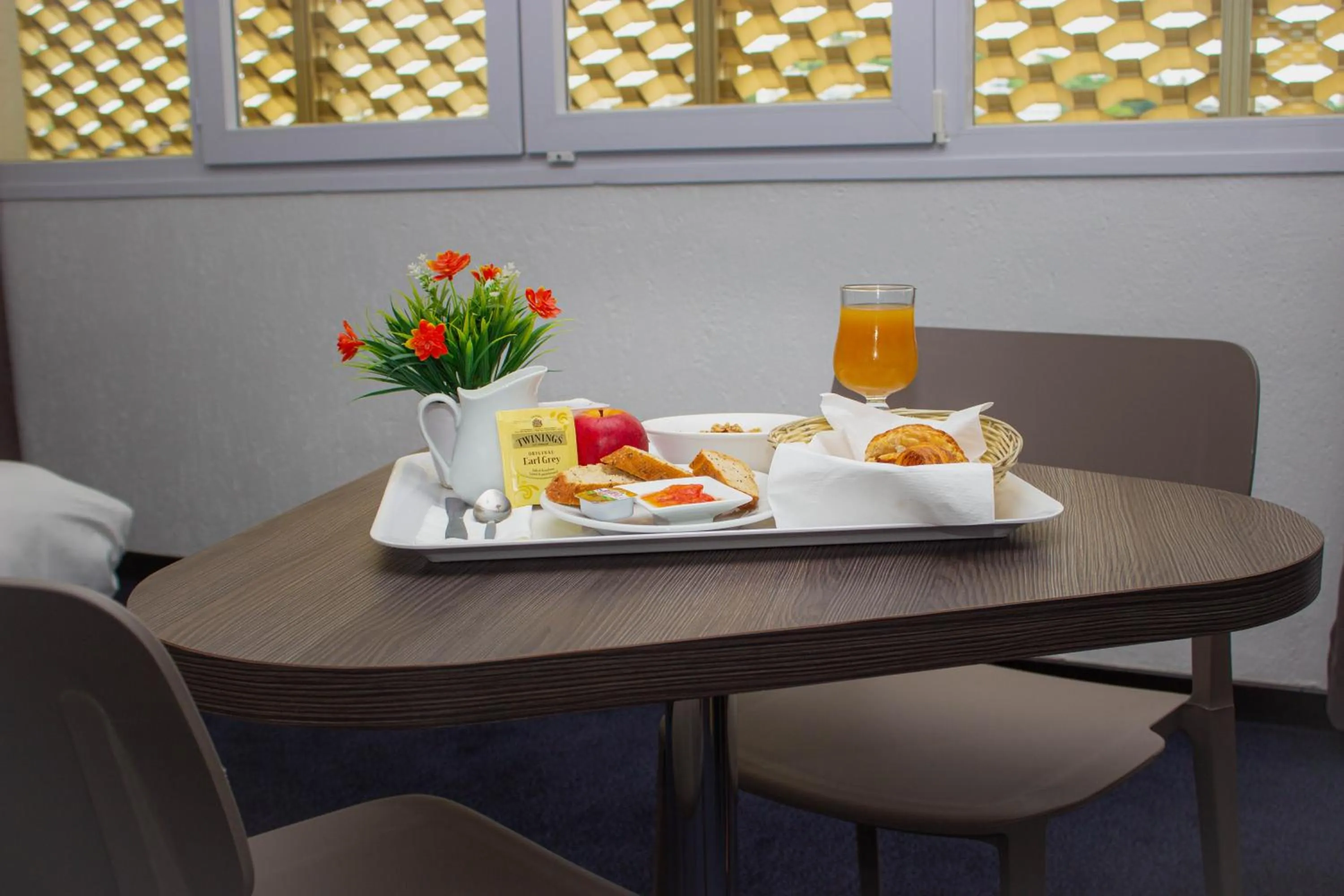 Food and drinks in Hotel Le Paris