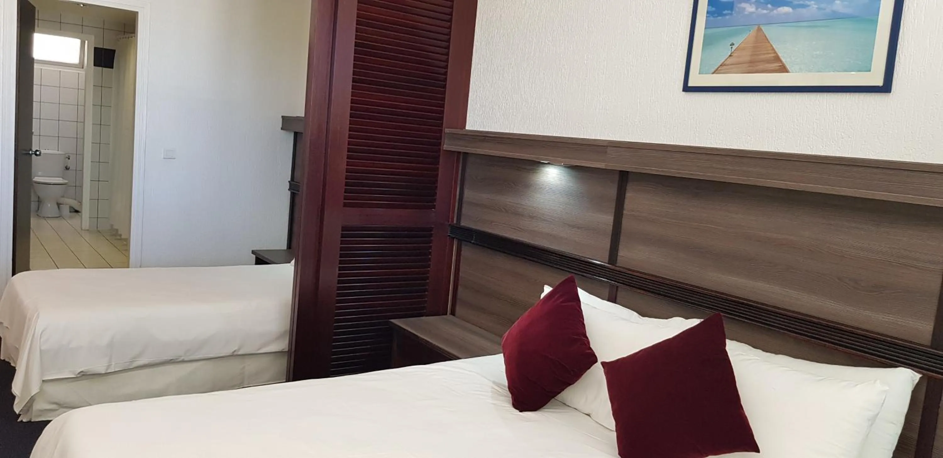 Bed in Hotel Le Paris