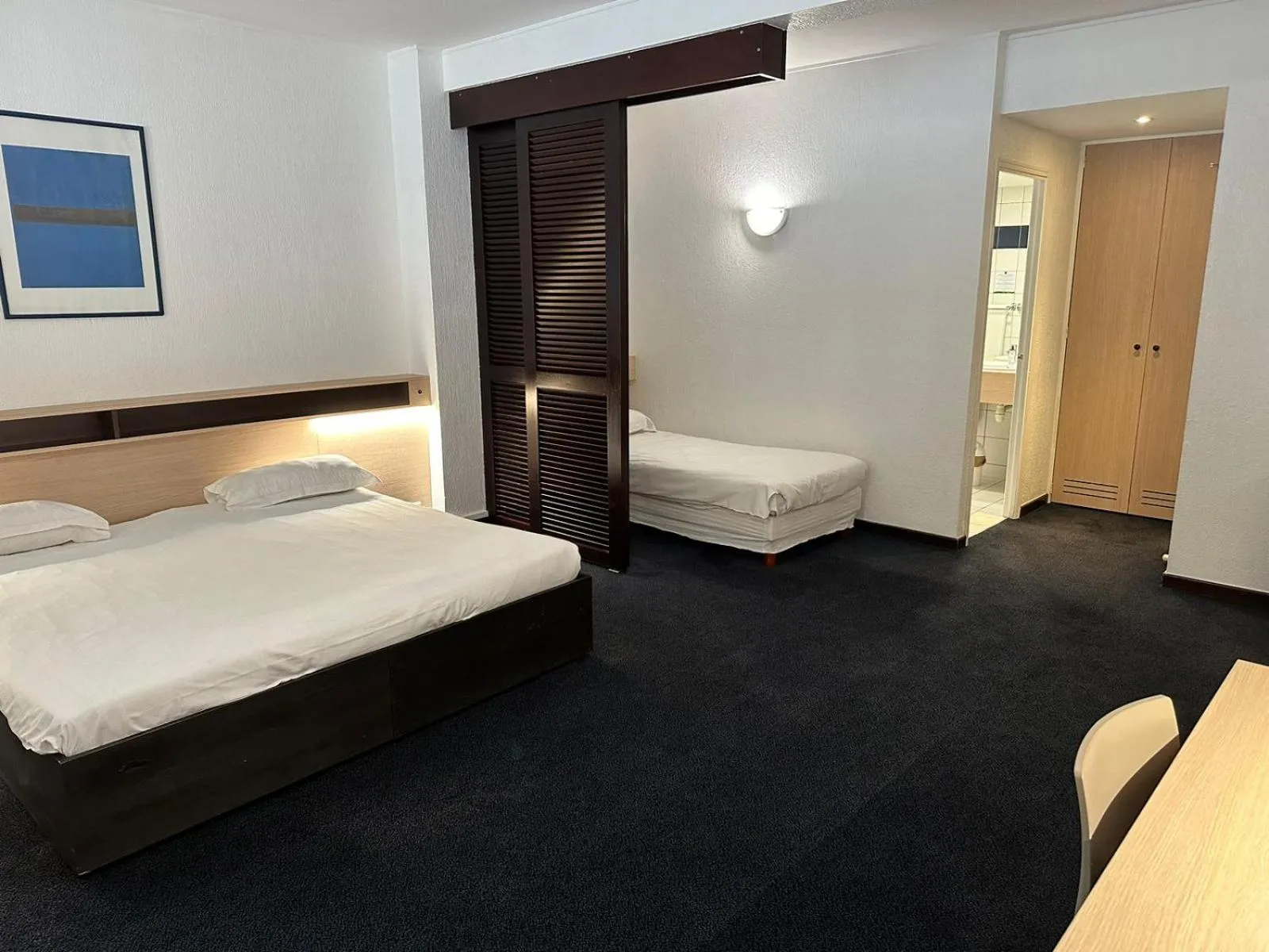 Photo of the whole room, Bed in Hotel Le Paris