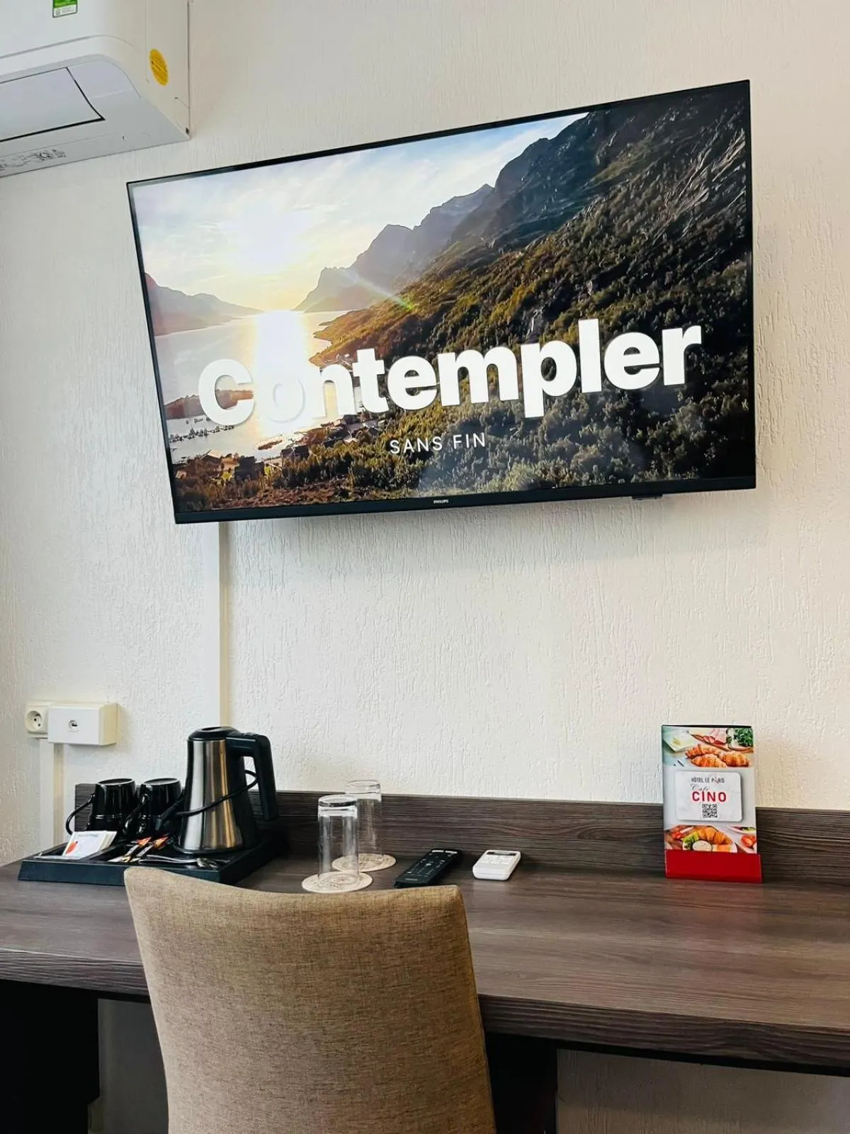 TV and multimedia in Hotel Le Paris