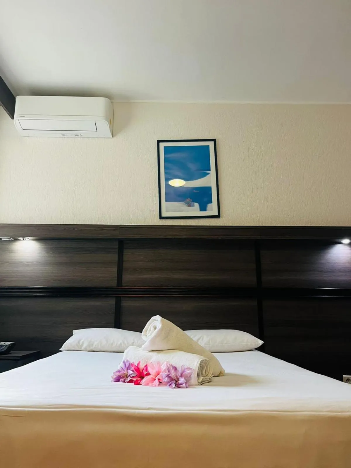 Bedroom, Bed in Hotel Le Paris