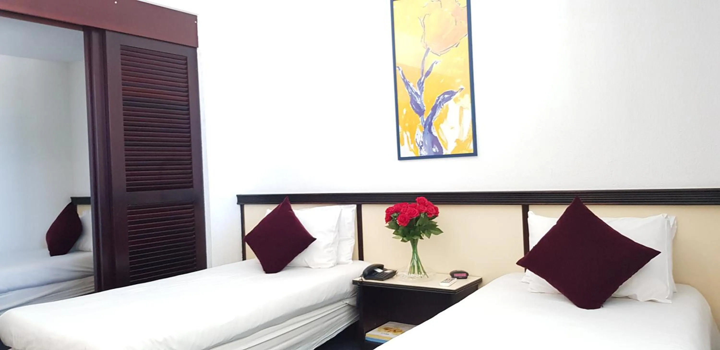 Bed in Hotel Le Paris