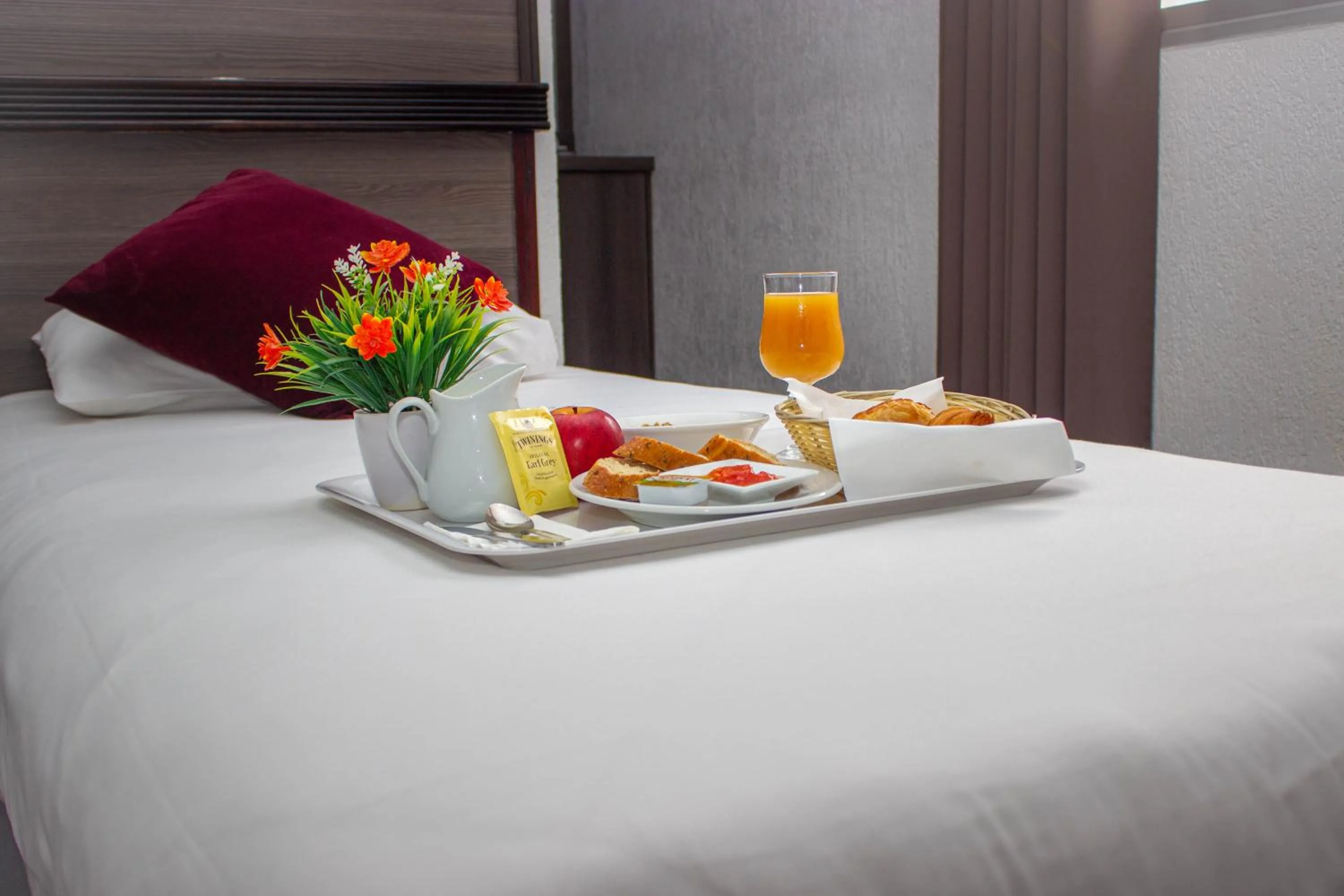 Bedroom, Bed in Hotel Le Paris