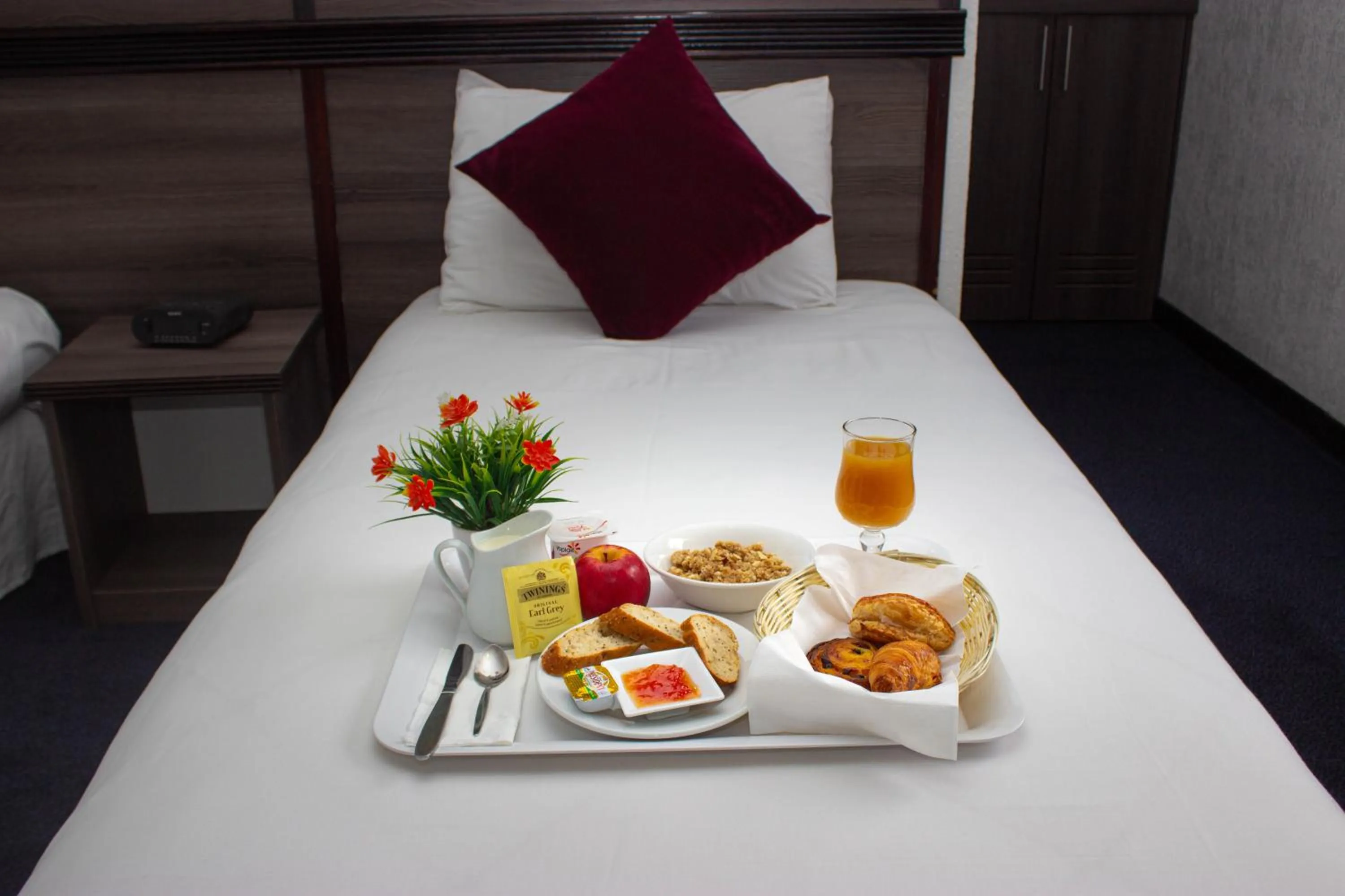 Bedroom, Bed in Hotel Le Paris