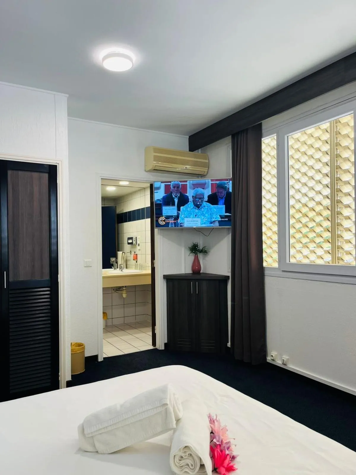 Bedroom, Bed in Hotel Le Paris