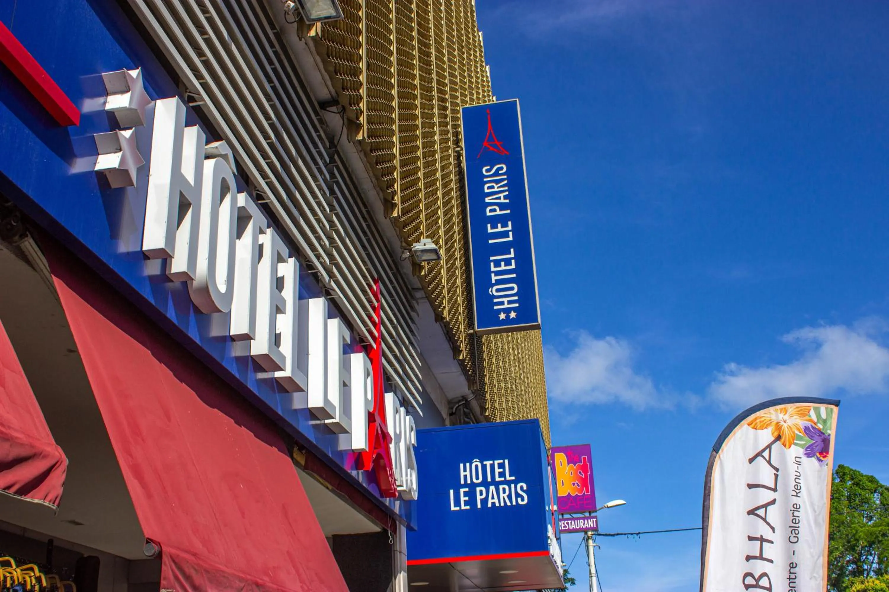 Property logo or sign in Hotel Le Paris