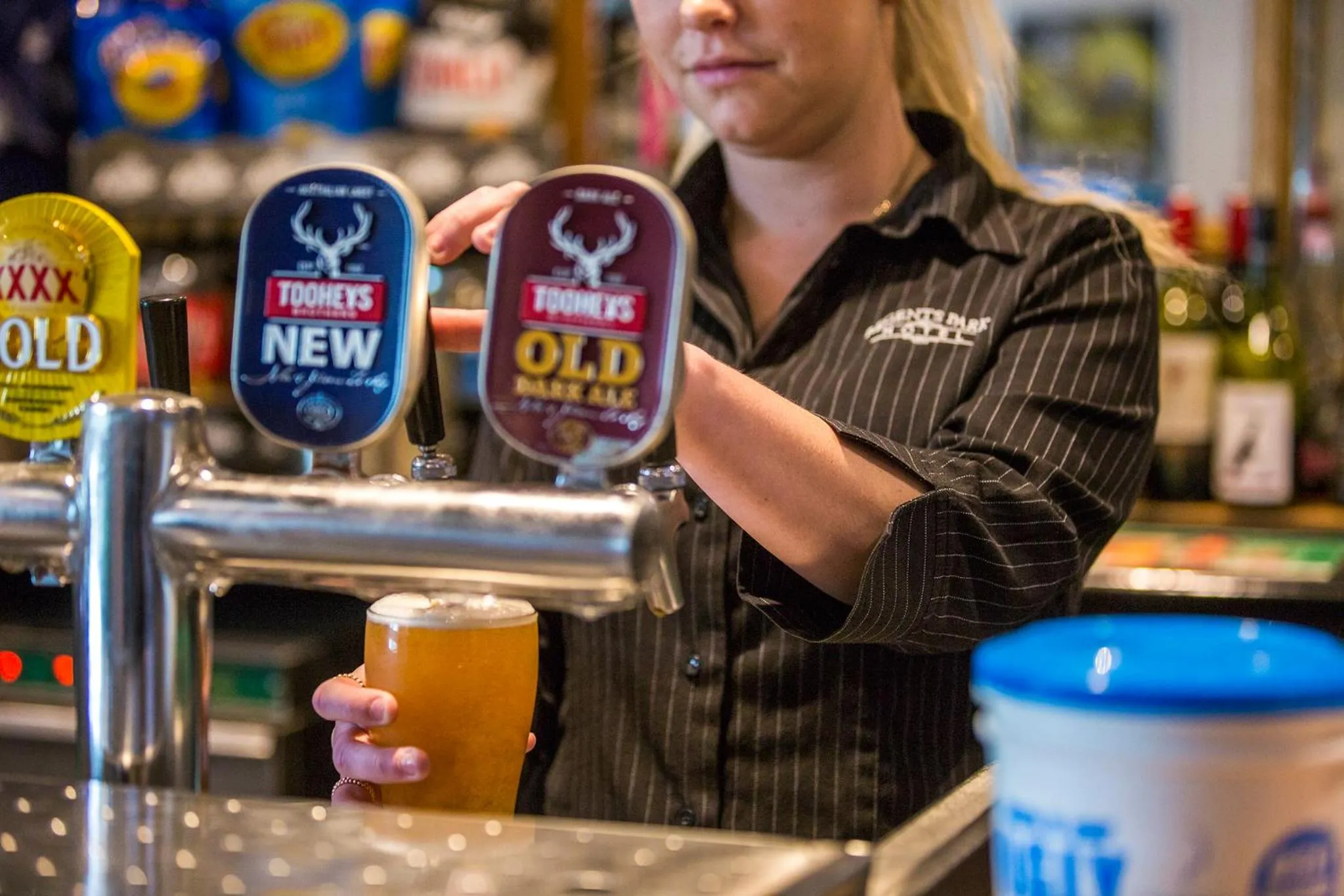 Lounge or bar in Nightcap at Regents Park Hotel