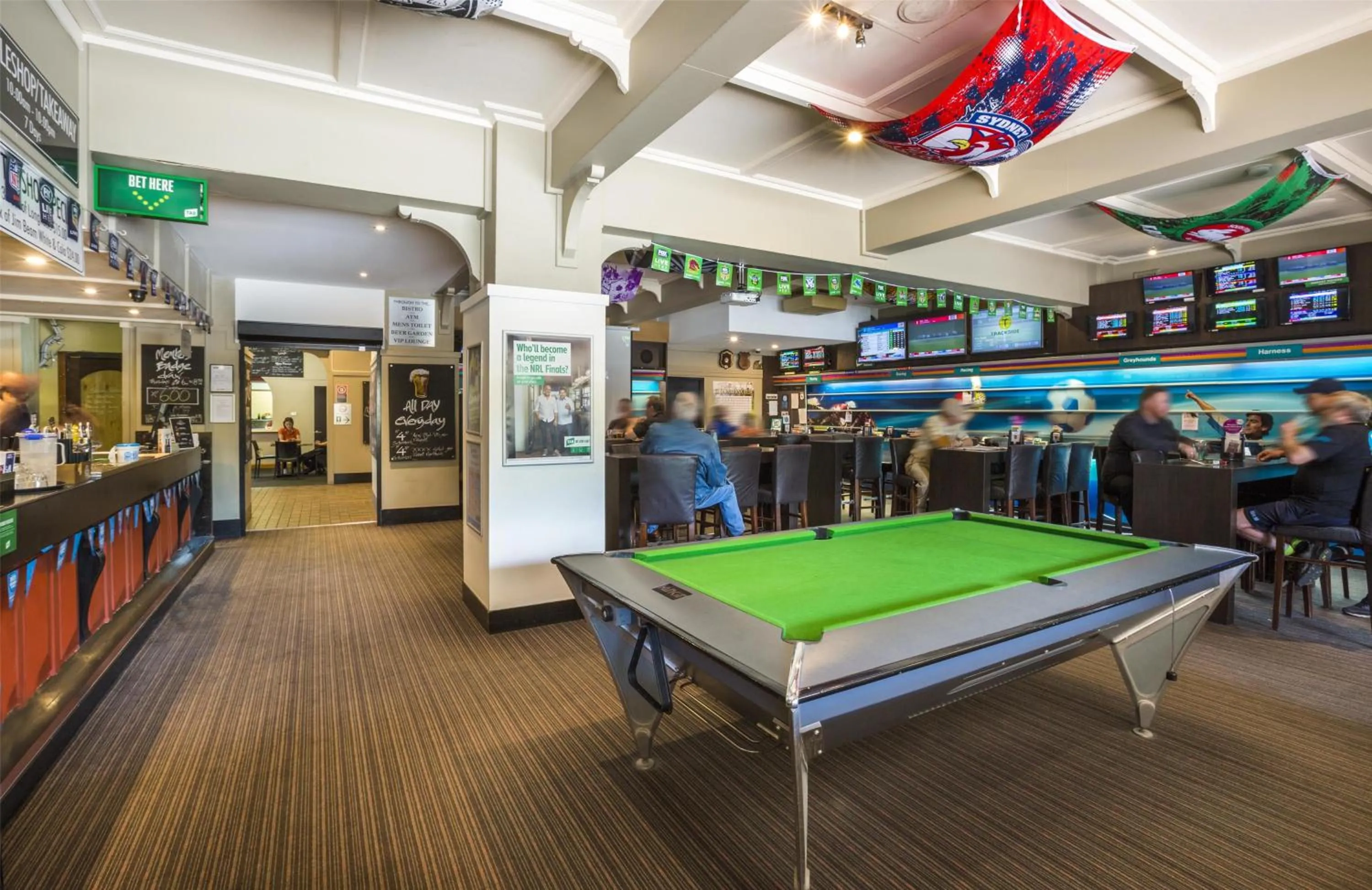 Lounge or bar in Nightcap at Regents Park Hotel