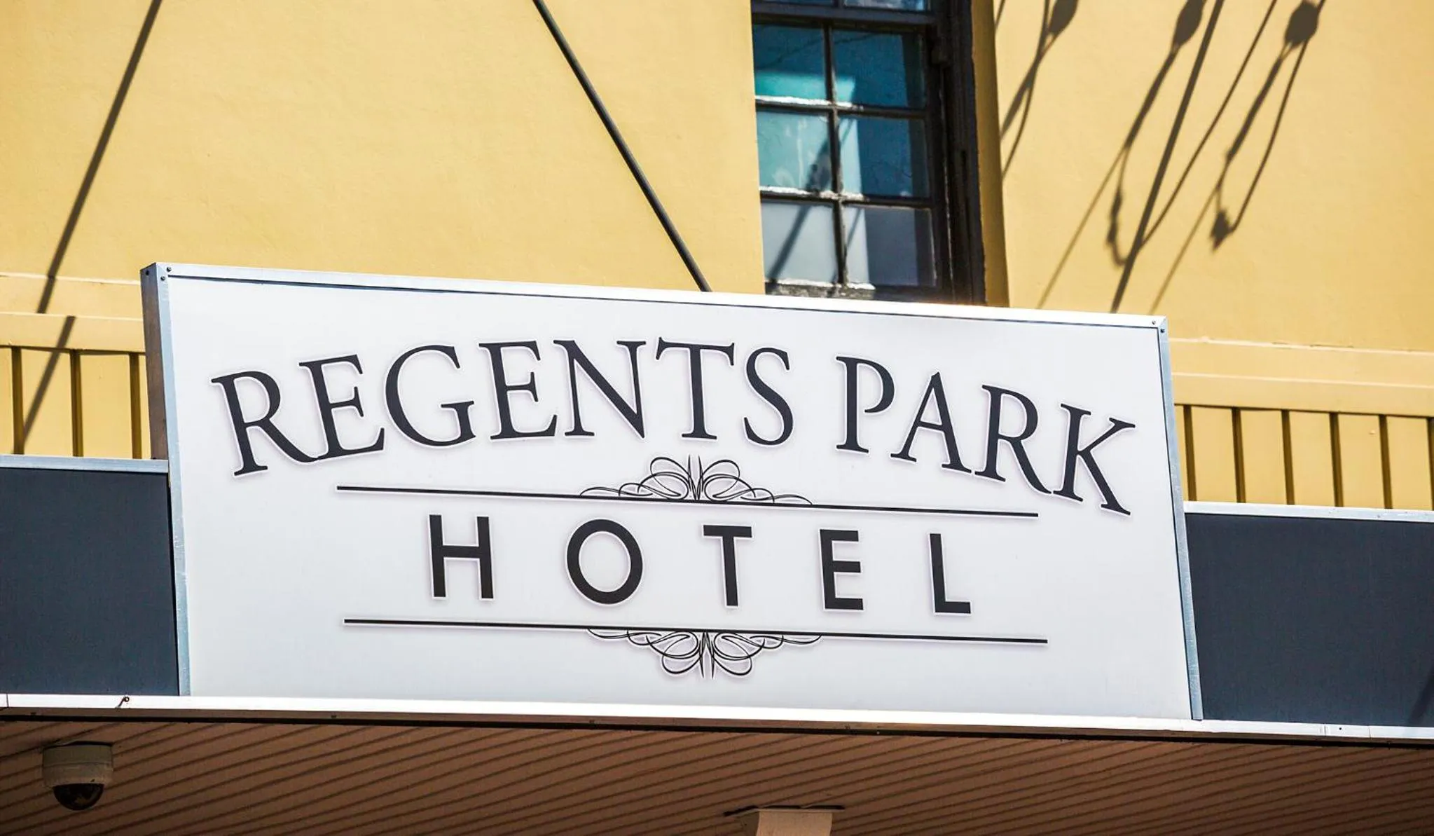 Facade/entrance in Nightcap at Regents Park Hotel