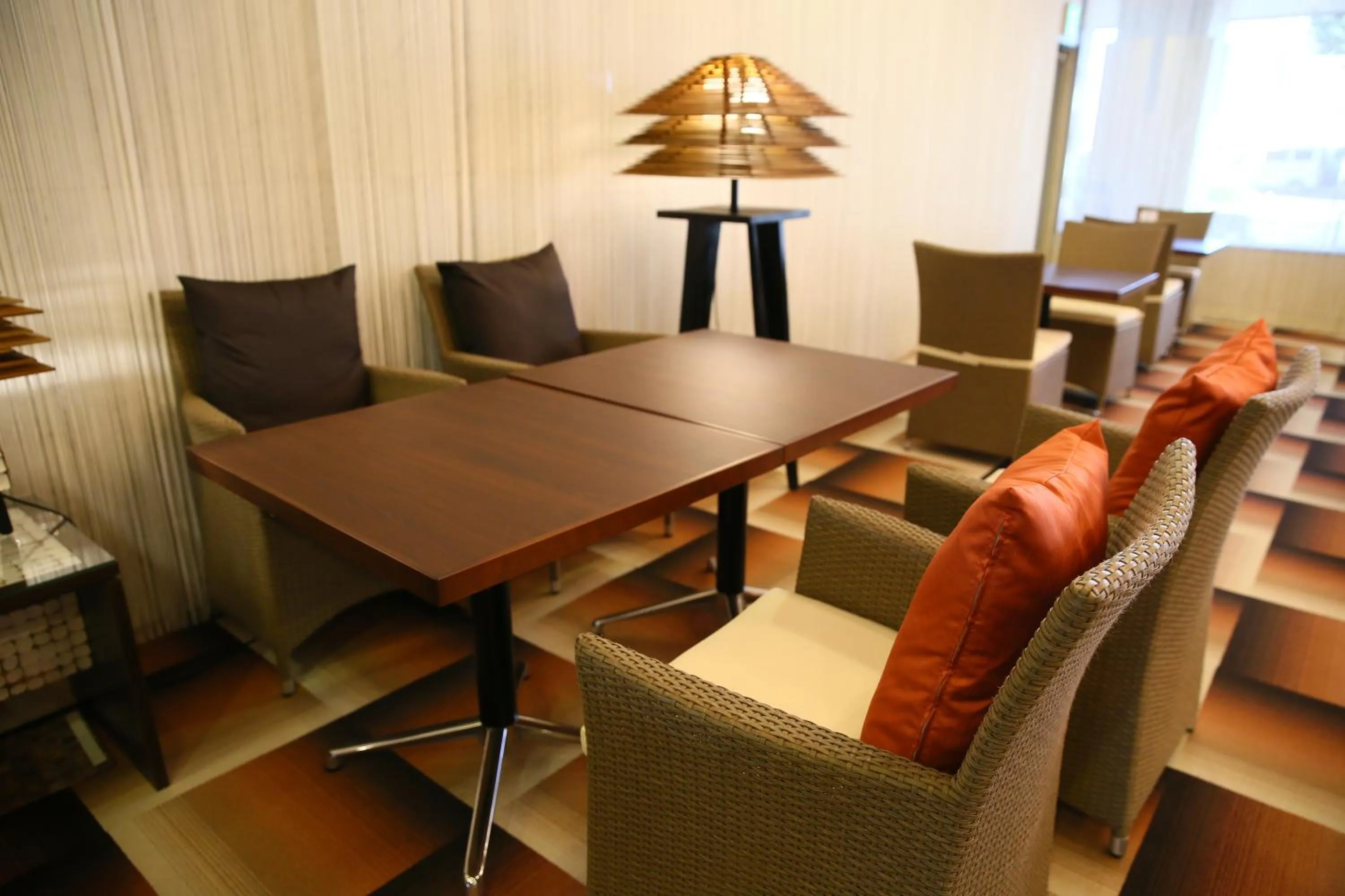 Lounge or bar in Hotel 1-2-3 Maebashi Mercury