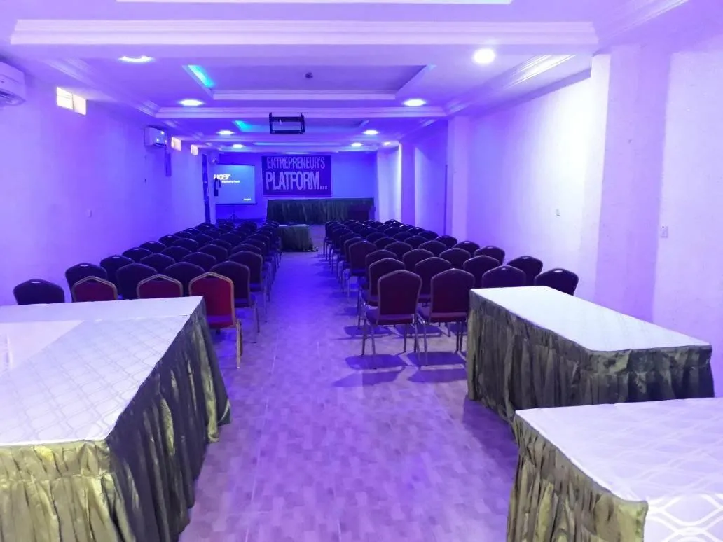 Presken Hotel (Awolowo way)