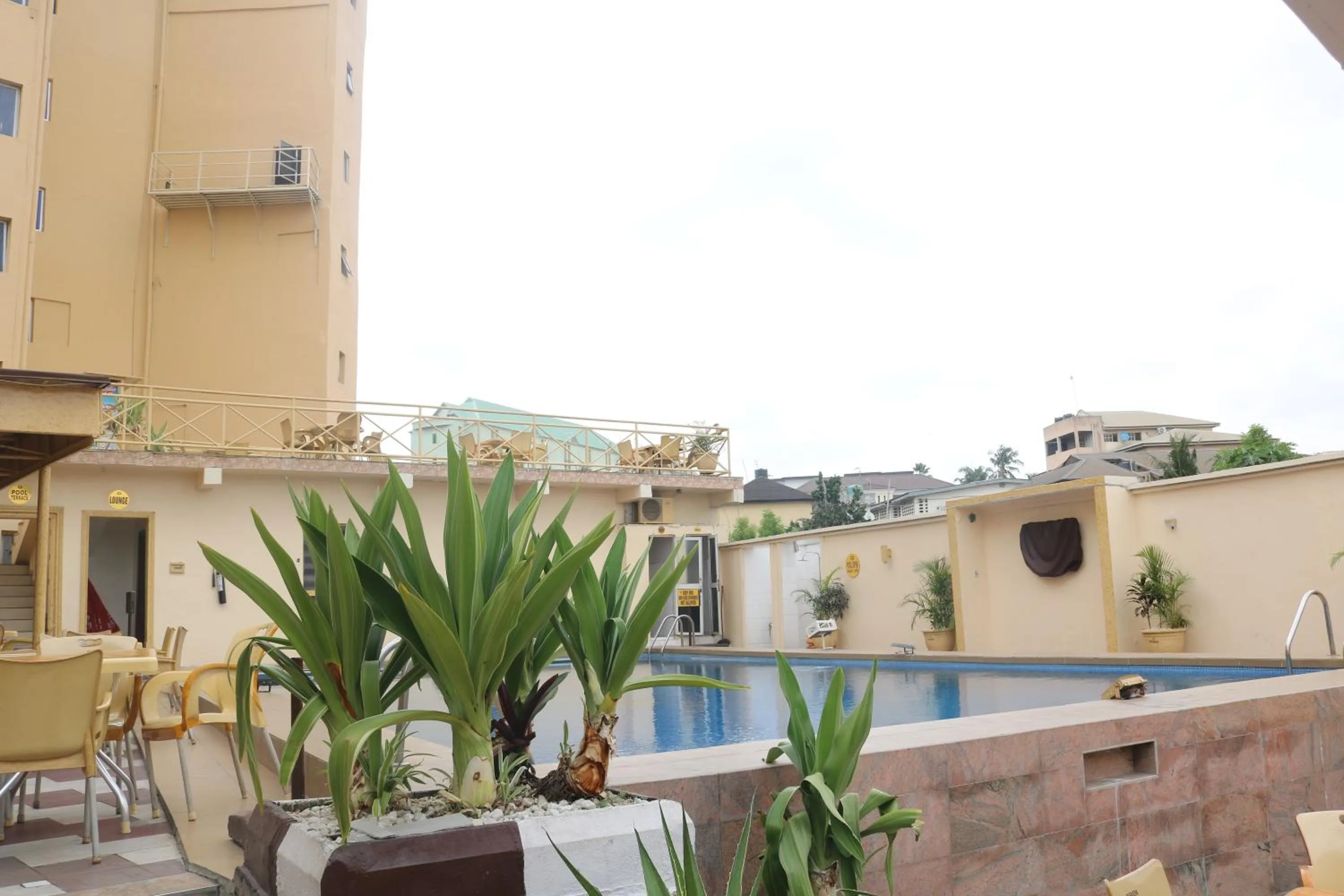 Presken Hotel (Awolowo way)