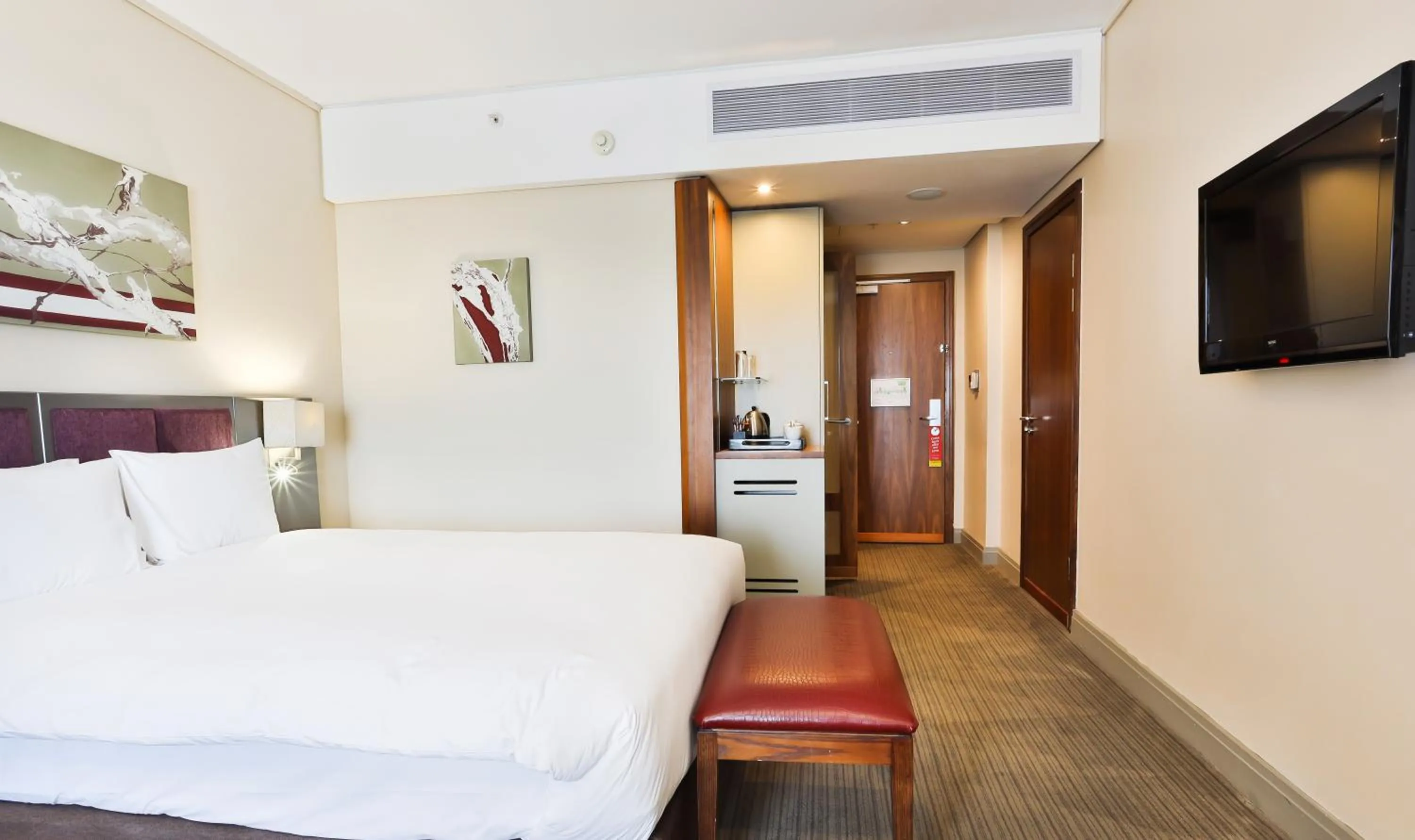 TV and multimedia, Bed in Holiday Inn Johannesburg-Rosebank by IHG