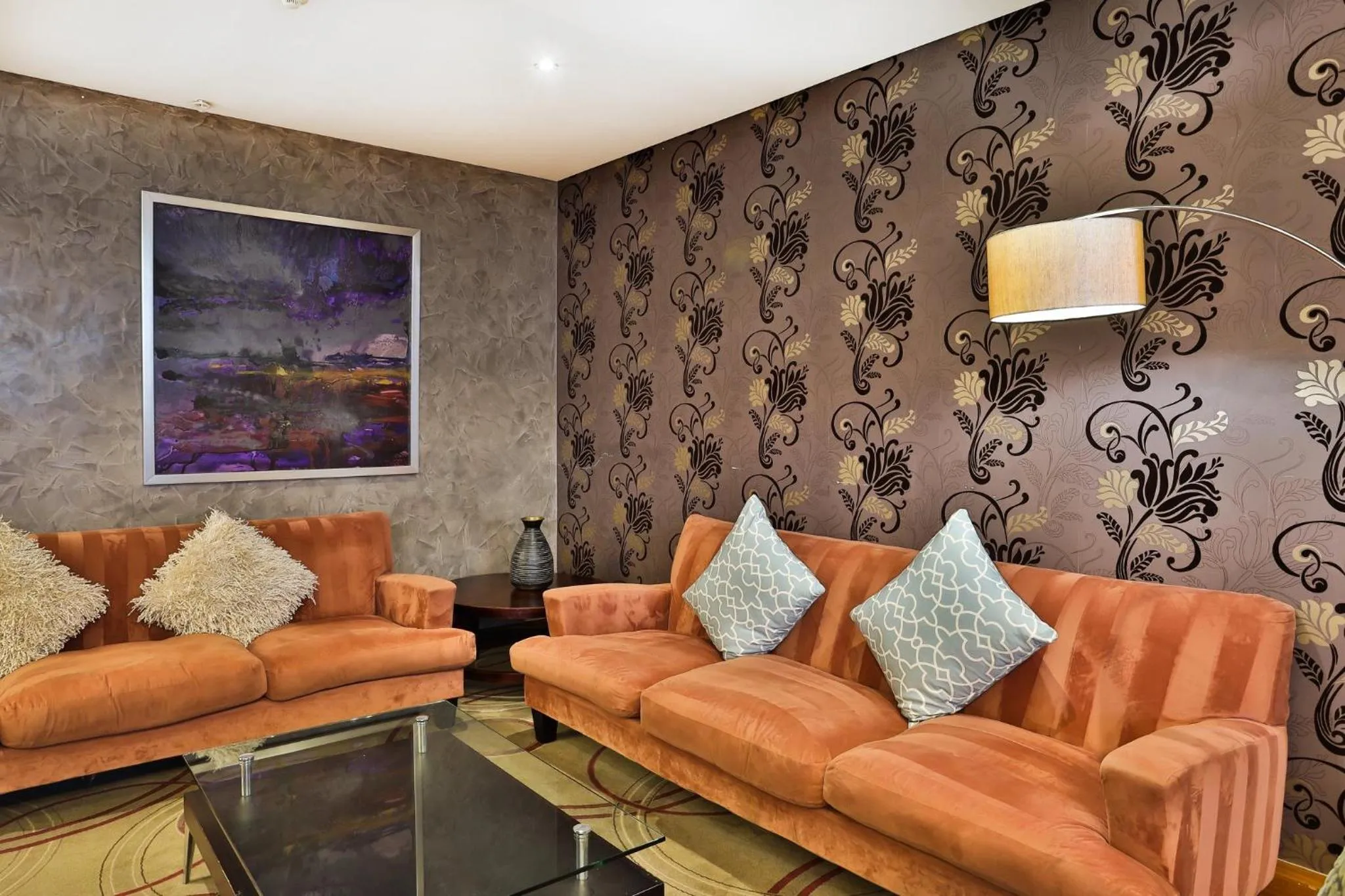 Lounge or bar in Holiday Inn Johannesburg-Rosebank by IHG