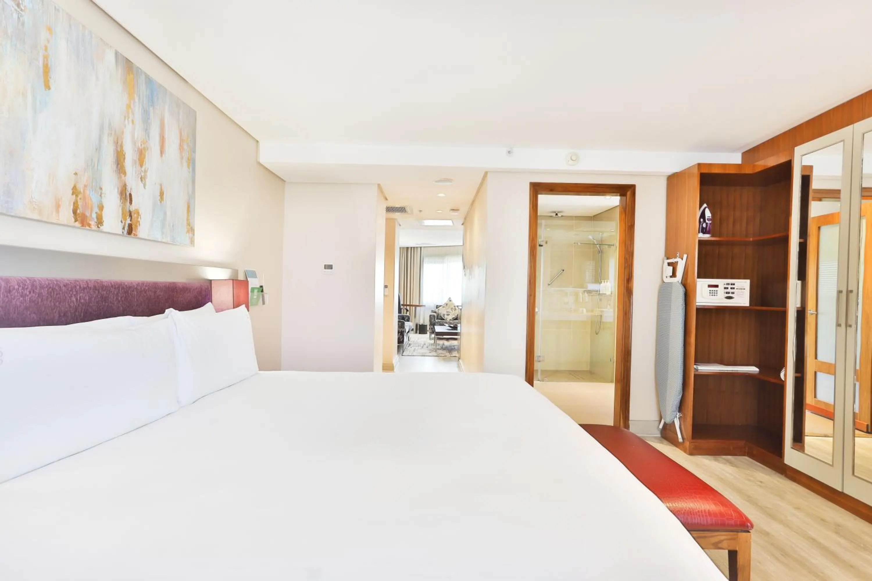 Bed in Holiday Inn Johannesburg-Rosebank by IHG