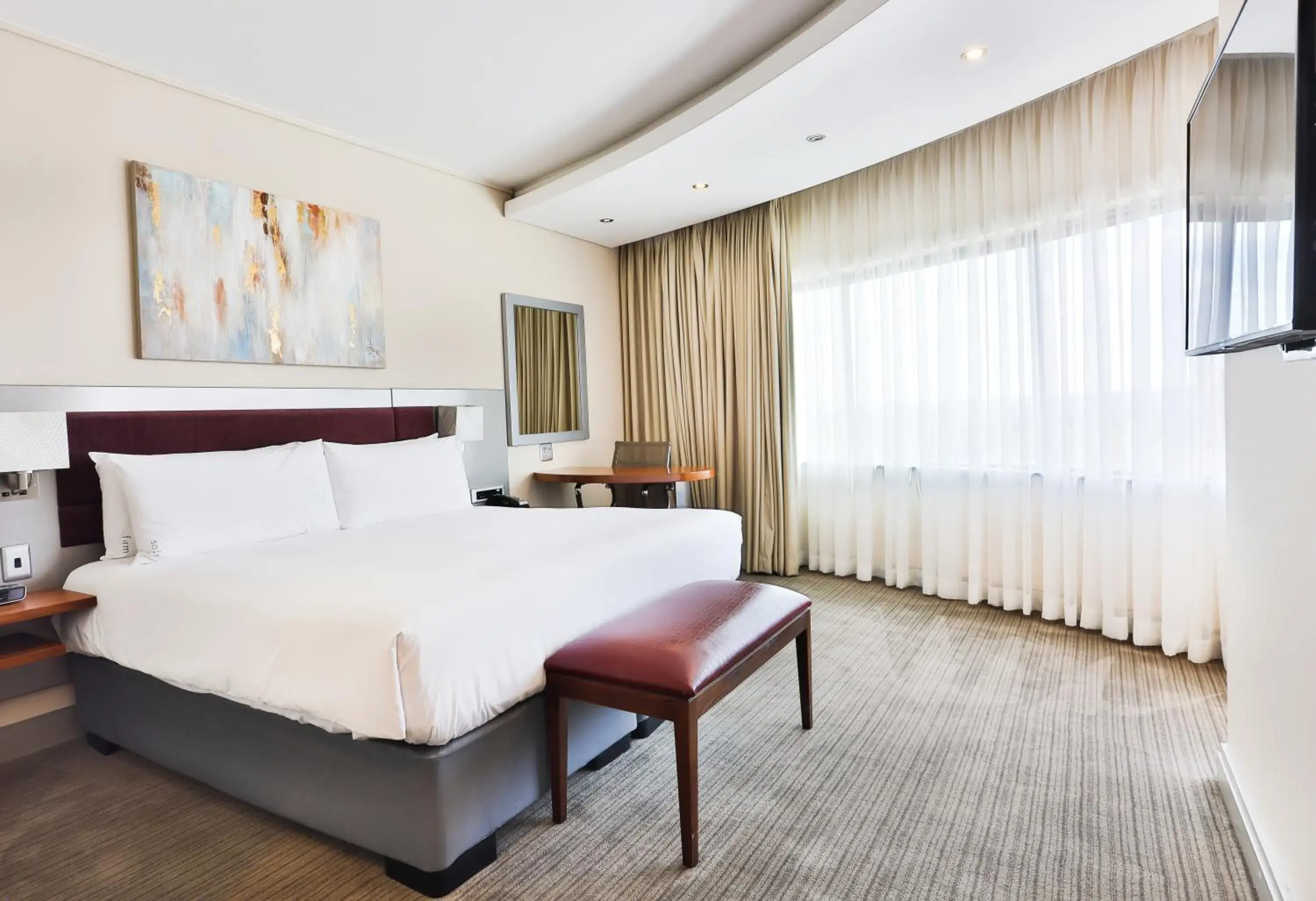 Standard Queen Room - Disability Access in Holiday Inn Johannesburg-Rosebank by IHG Standard Queen Room - Disability Access in Holiday Inn Johannesburg-Rosebank by IHG