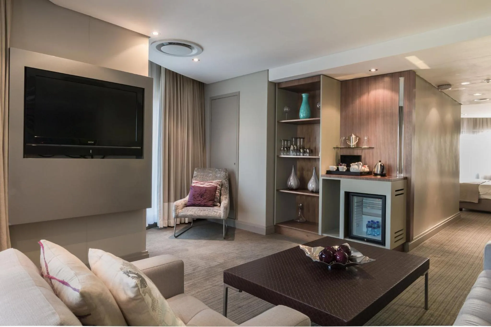Photo of the whole room in Holiday Inn Johannesburg-Rosebank by IHG