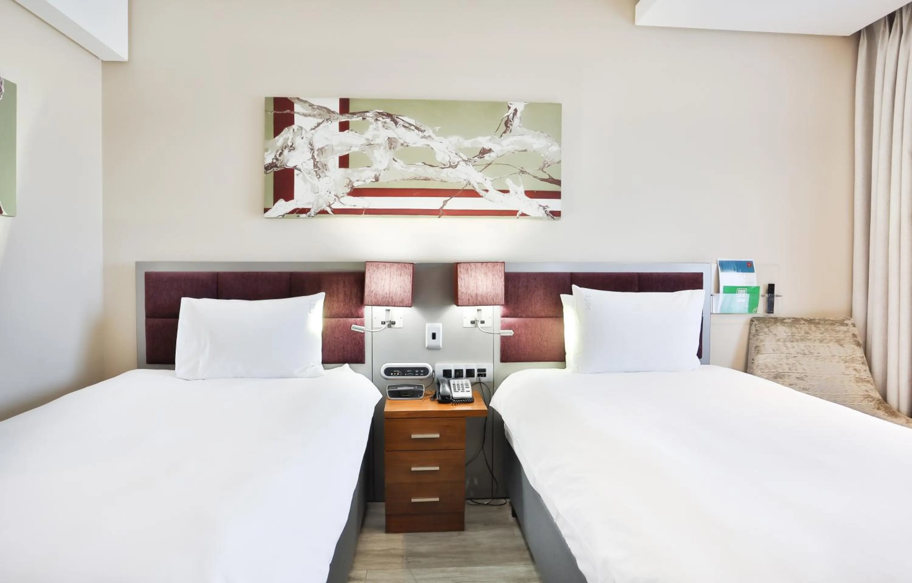 Bed in Holiday Inn Johannesburg-Rosebank by IHG