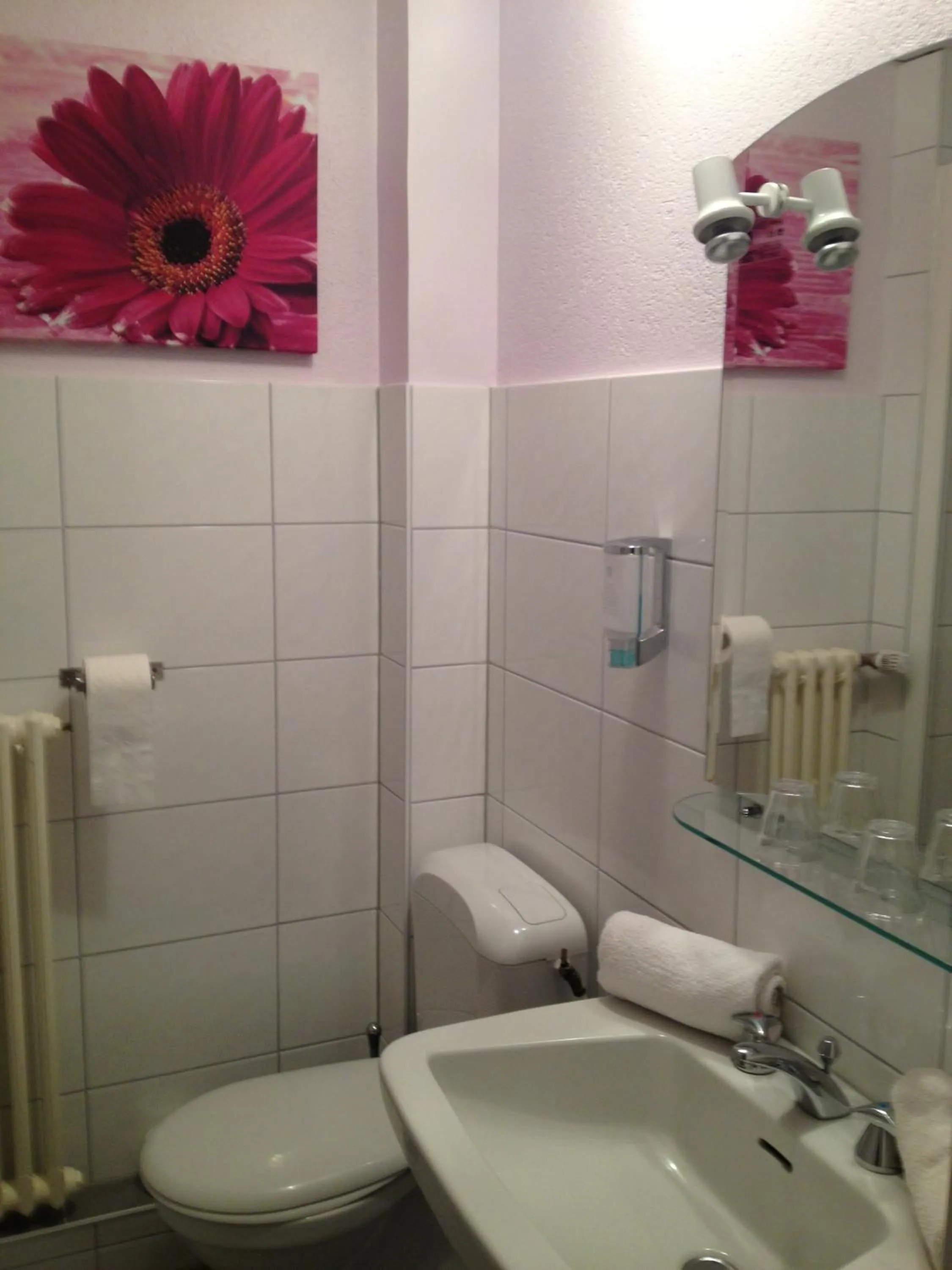 Bathroom in Hôtel Restaurant Wolf