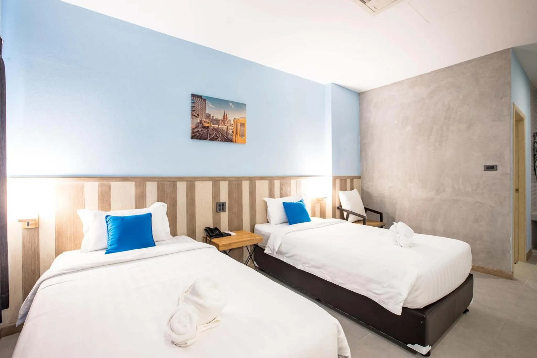 Photo of the whole room, Bed in Leaves Valley Resort