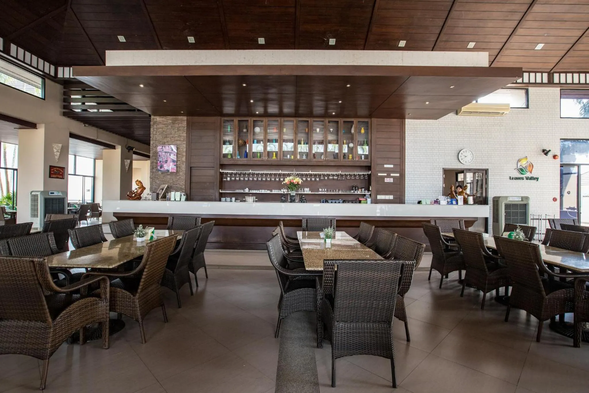 Restaurant/places to eat in Leaves Valley Resort