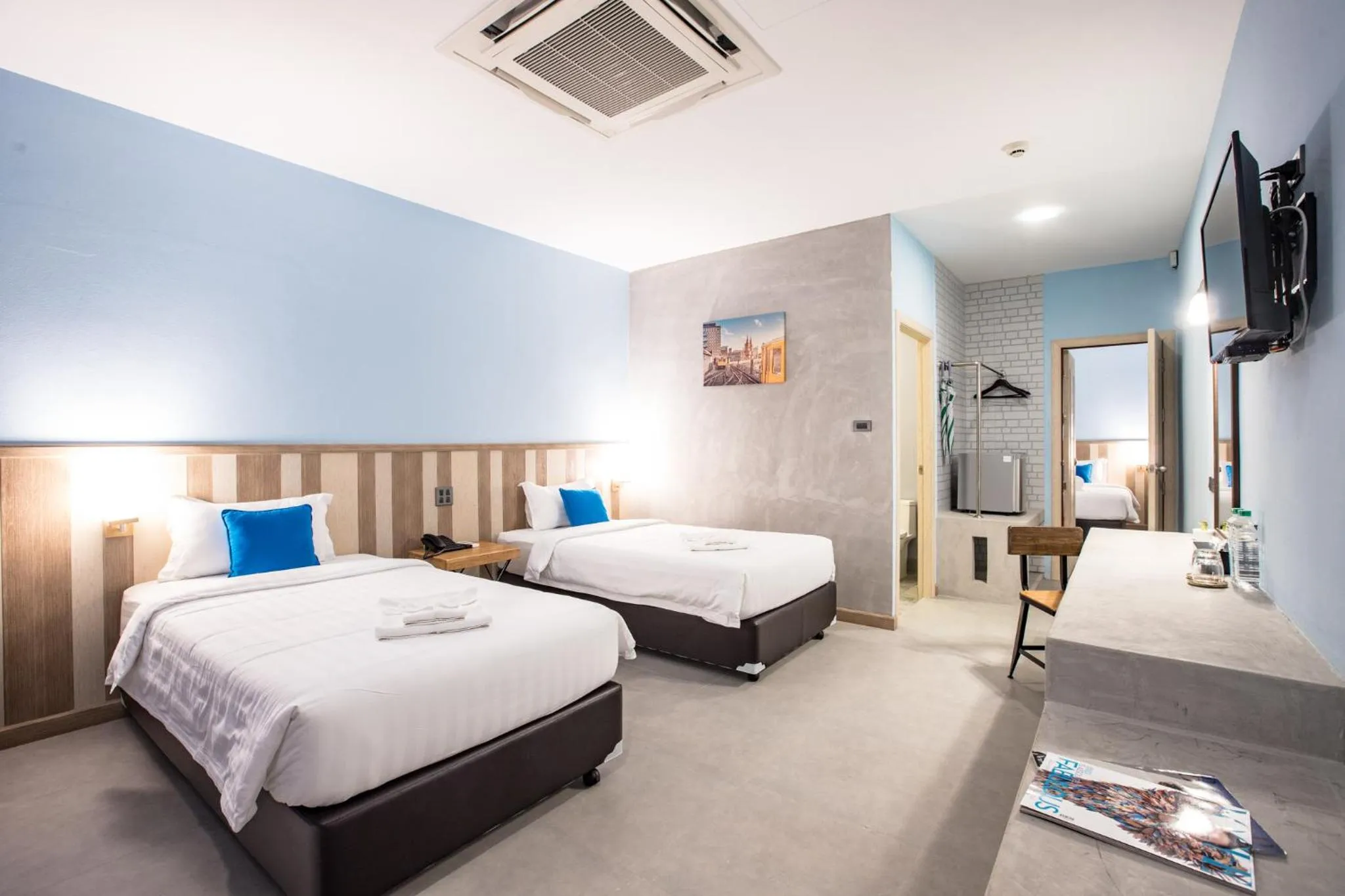 Photo of the whole room, Bed in Leaves Valley Resort