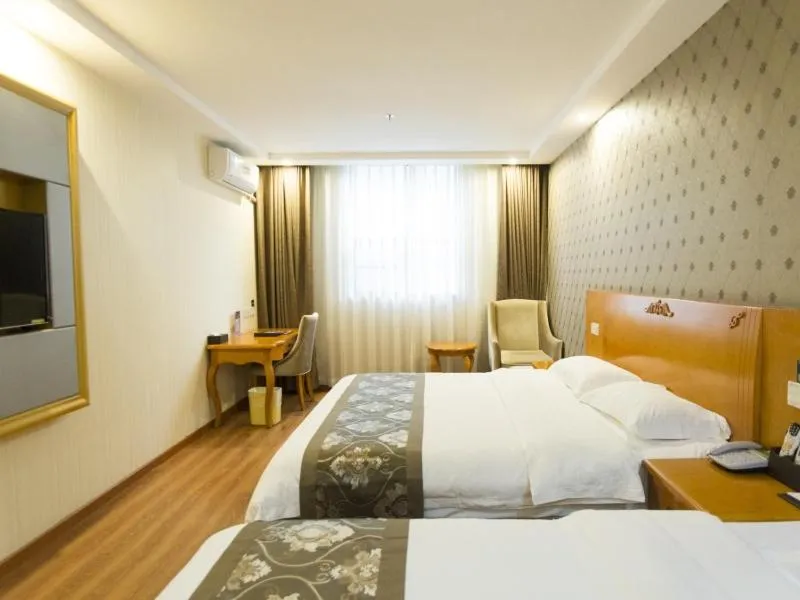 Bed in GreenTree Inn Zhuhai Mingzhu Station Express Hotel