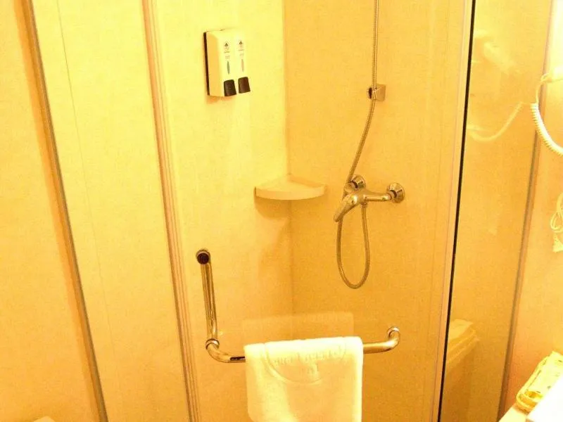 GreenTree Inn Shandong Laiwu Bus Station Express Hotel