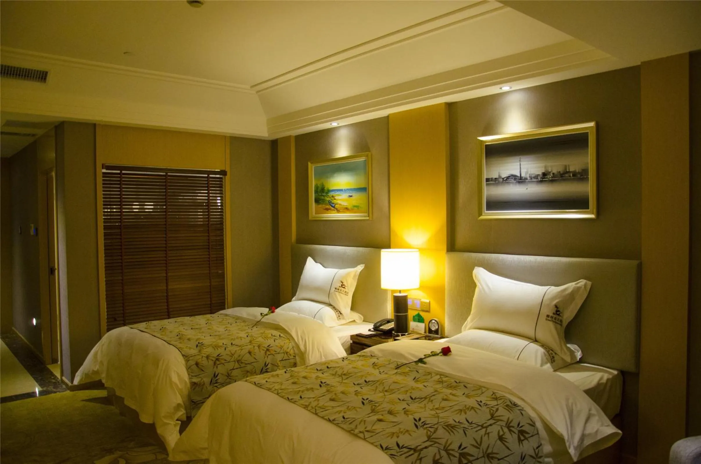 Bed in GreenTree Eastern GuangDong FoShan ShunDe District Huicong City Hotel