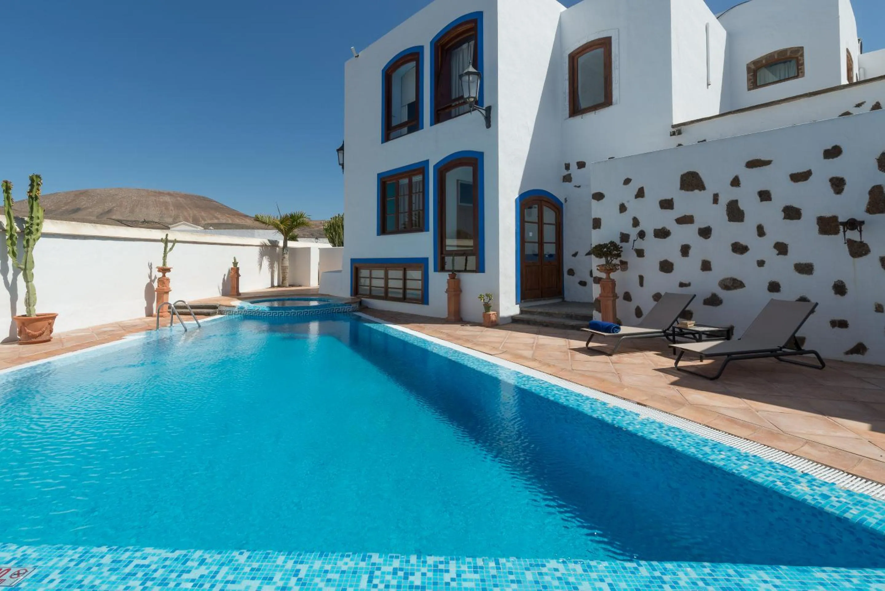 Swimming pool in La Casona de Yaiza I Hotel Emblematico