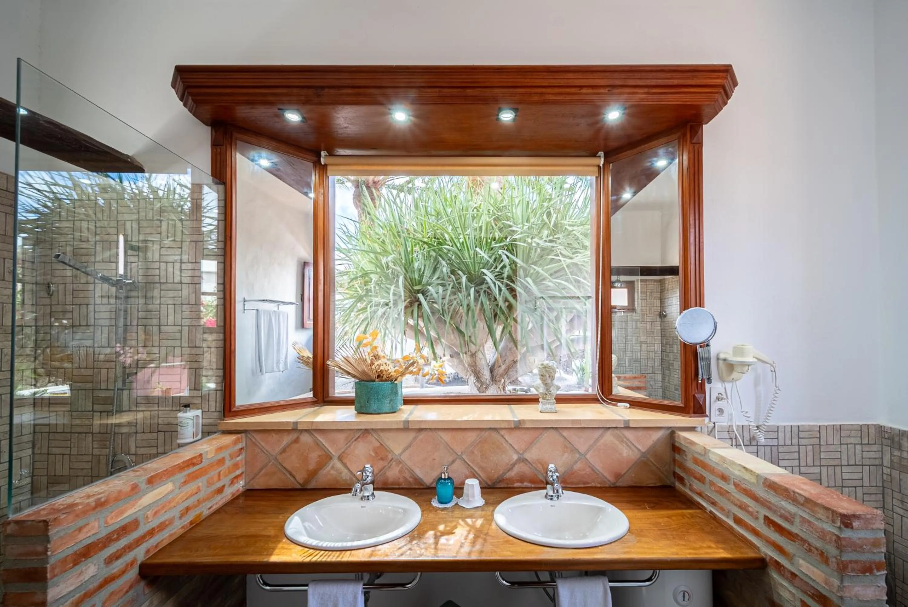 Shower in La Casona de Yaiza I Hotel Emblematico
