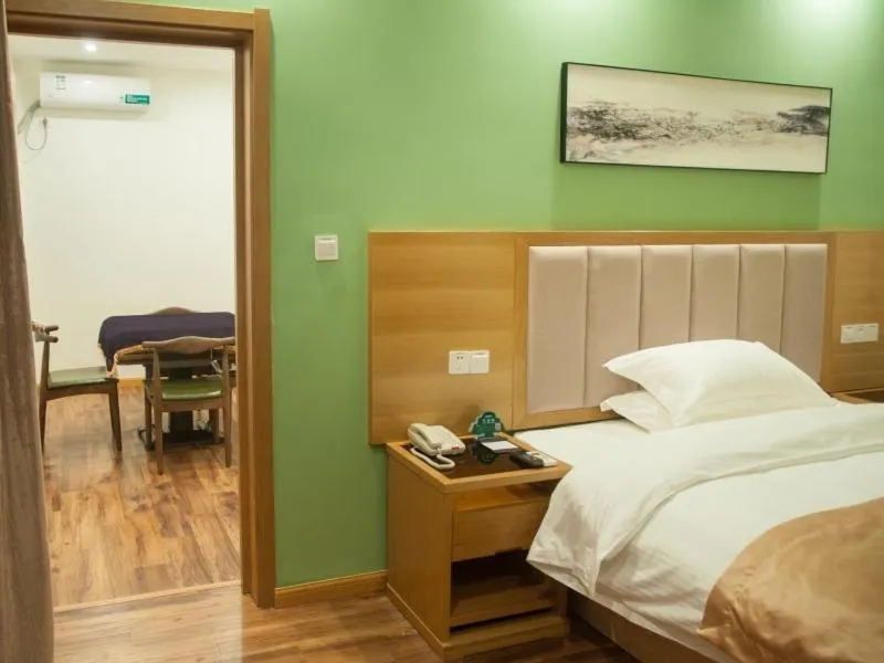 Bed in GreenTree Inn Suzhou Industrial Park Shengpu Town Xinsheng Road Express Hotel