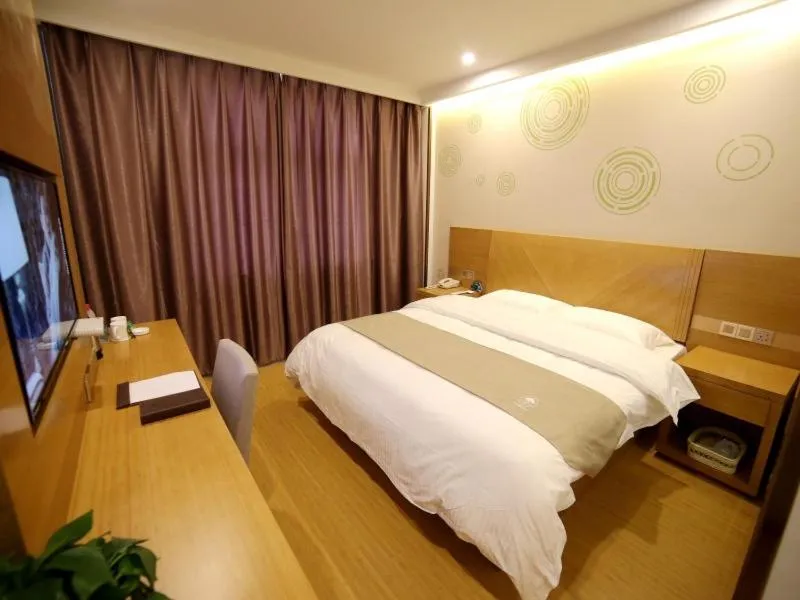 Bed in GreenTree Inn Fuyang Development Zone Weisan Road Express Hotel