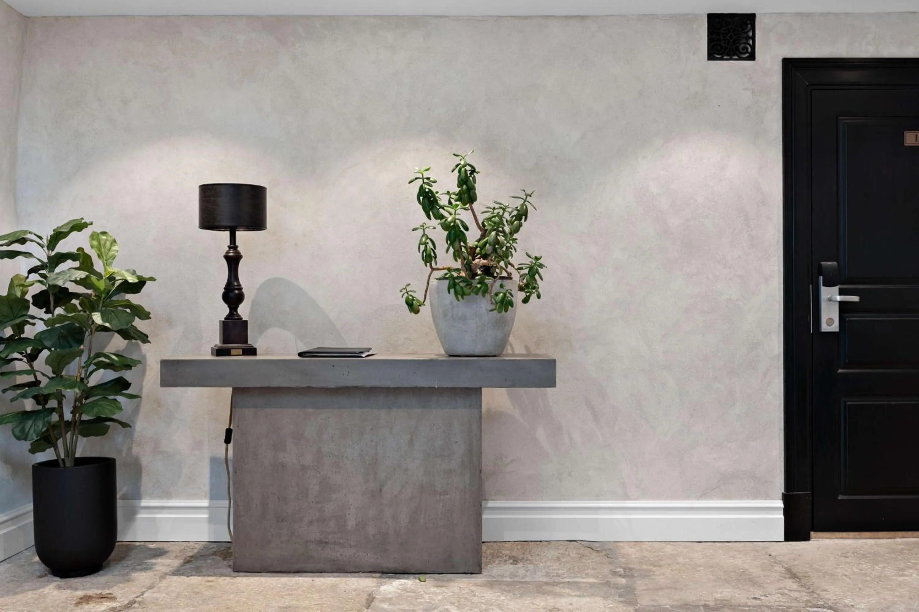 Property building in Donners Hotell