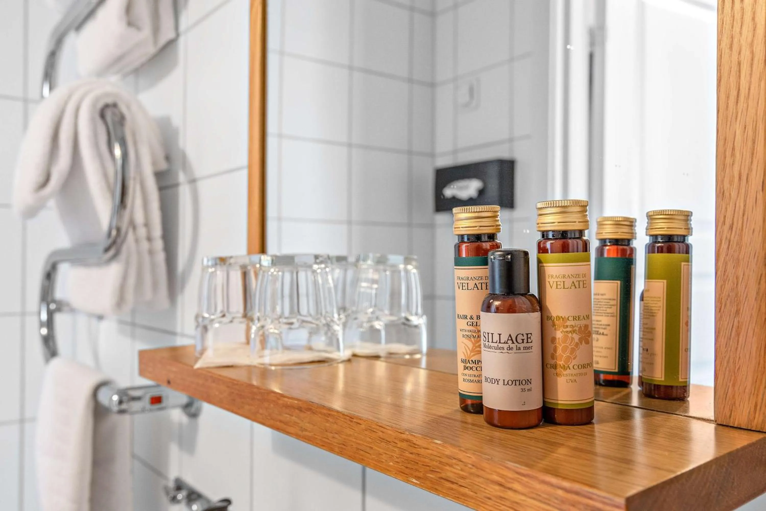 Bathroom in Donners Hotell