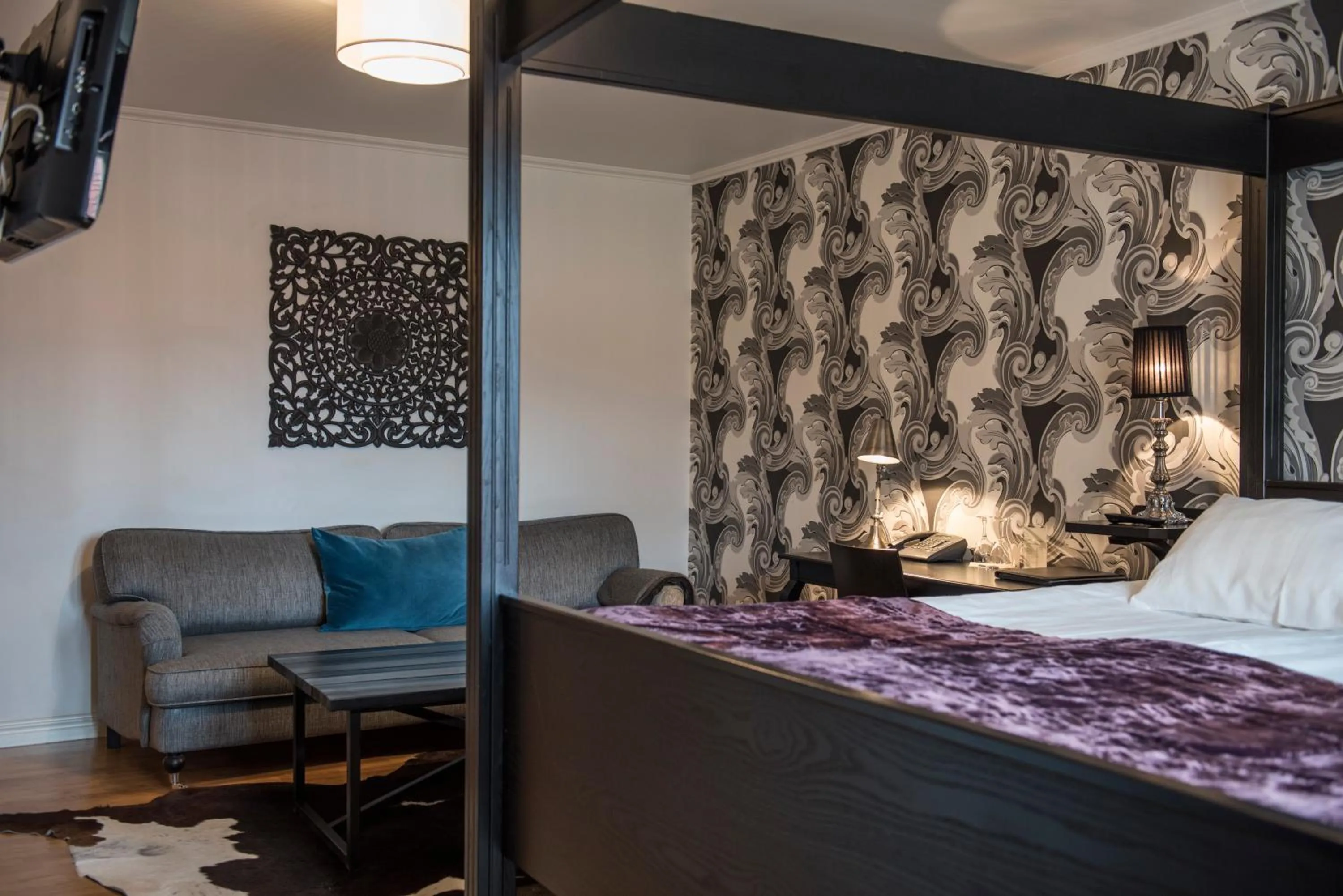 Photo of the whole room, Bed in Donners Hotell