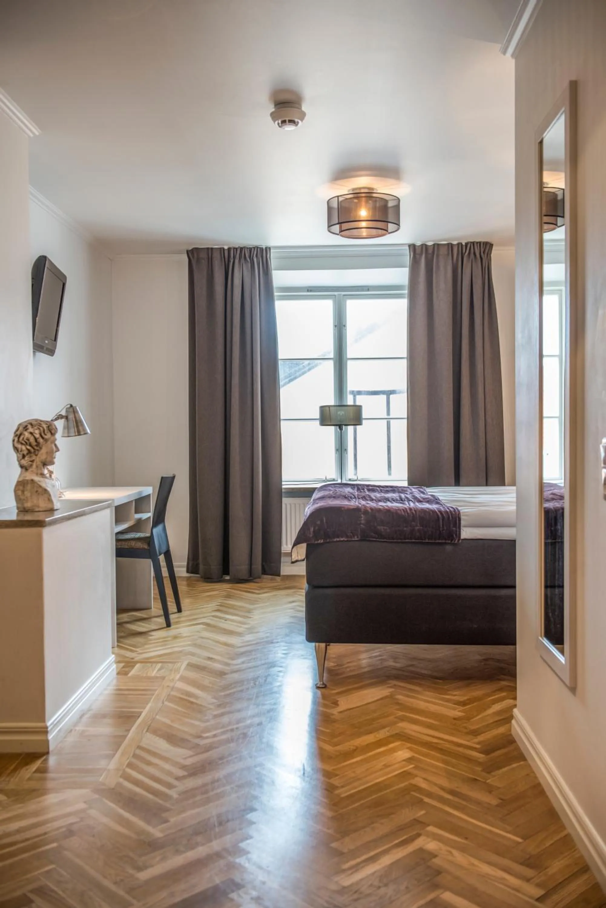 Photo of the whole room, Bed in Donners Hotell