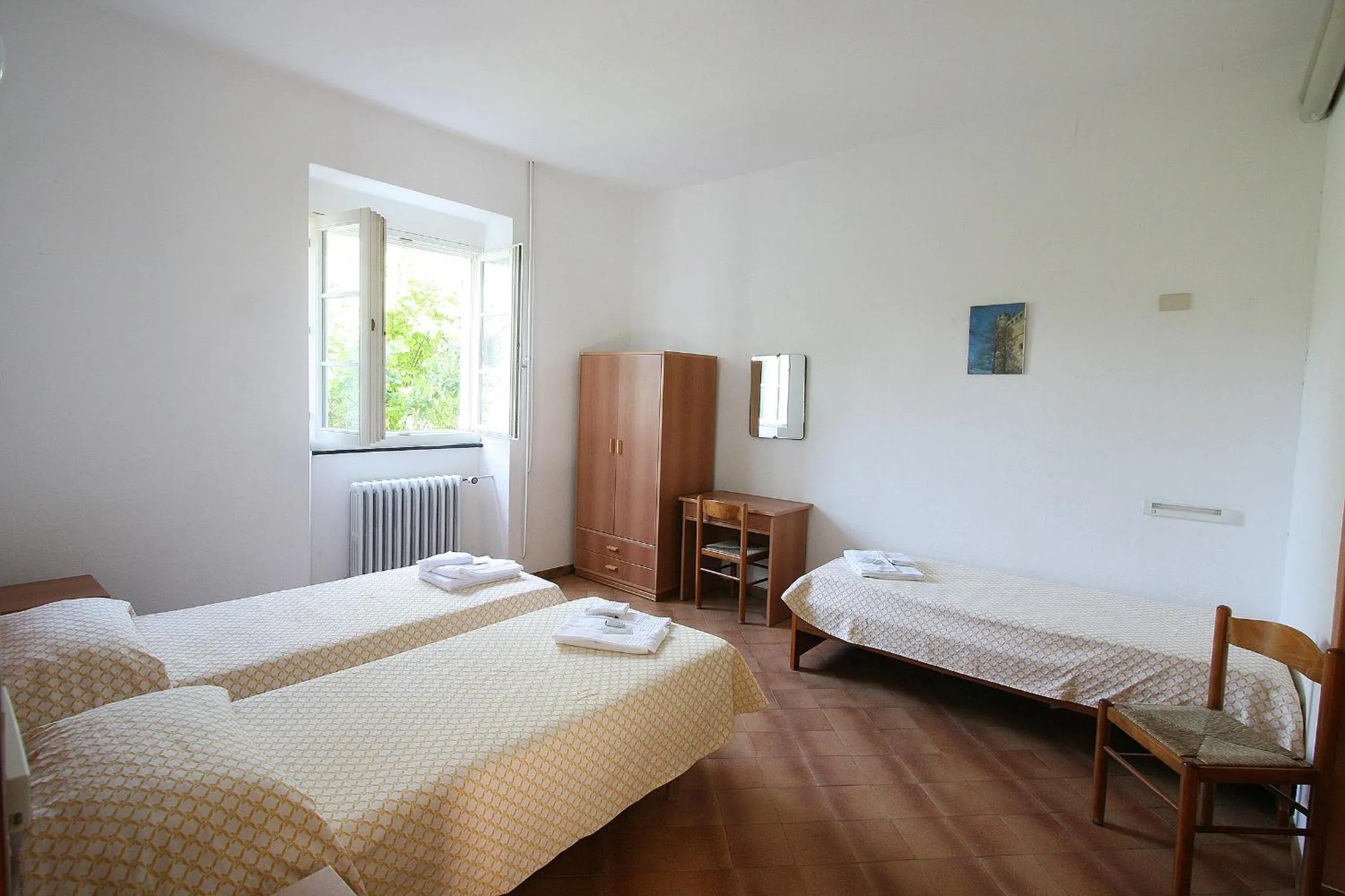 Bedroom, Bed in Santuario NS Soviore Cinque Terre