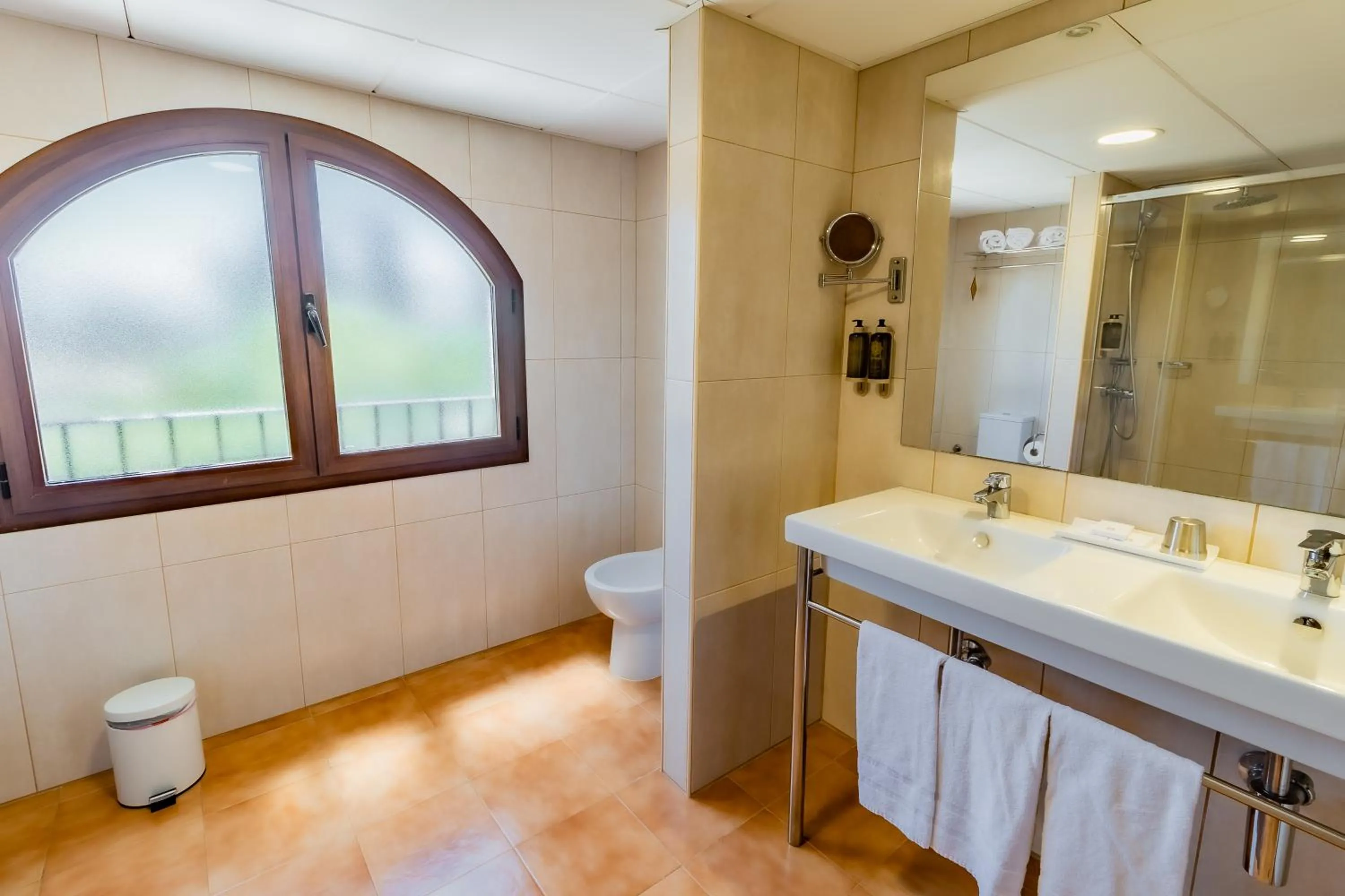 Bathroom in Paloma Blanca Boutique Hotel