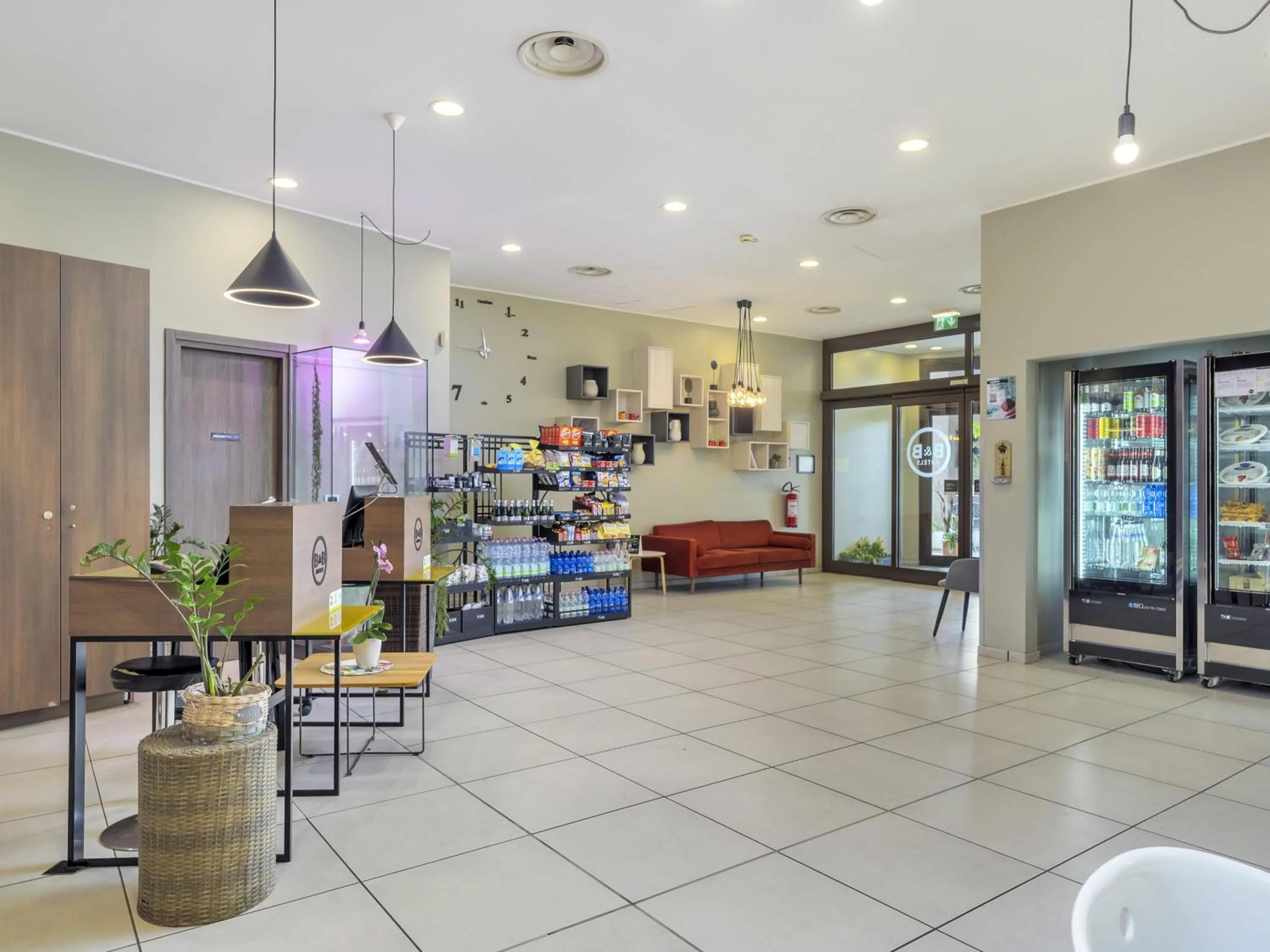 Lobby or reception in B&B Hotel Milano-Monza