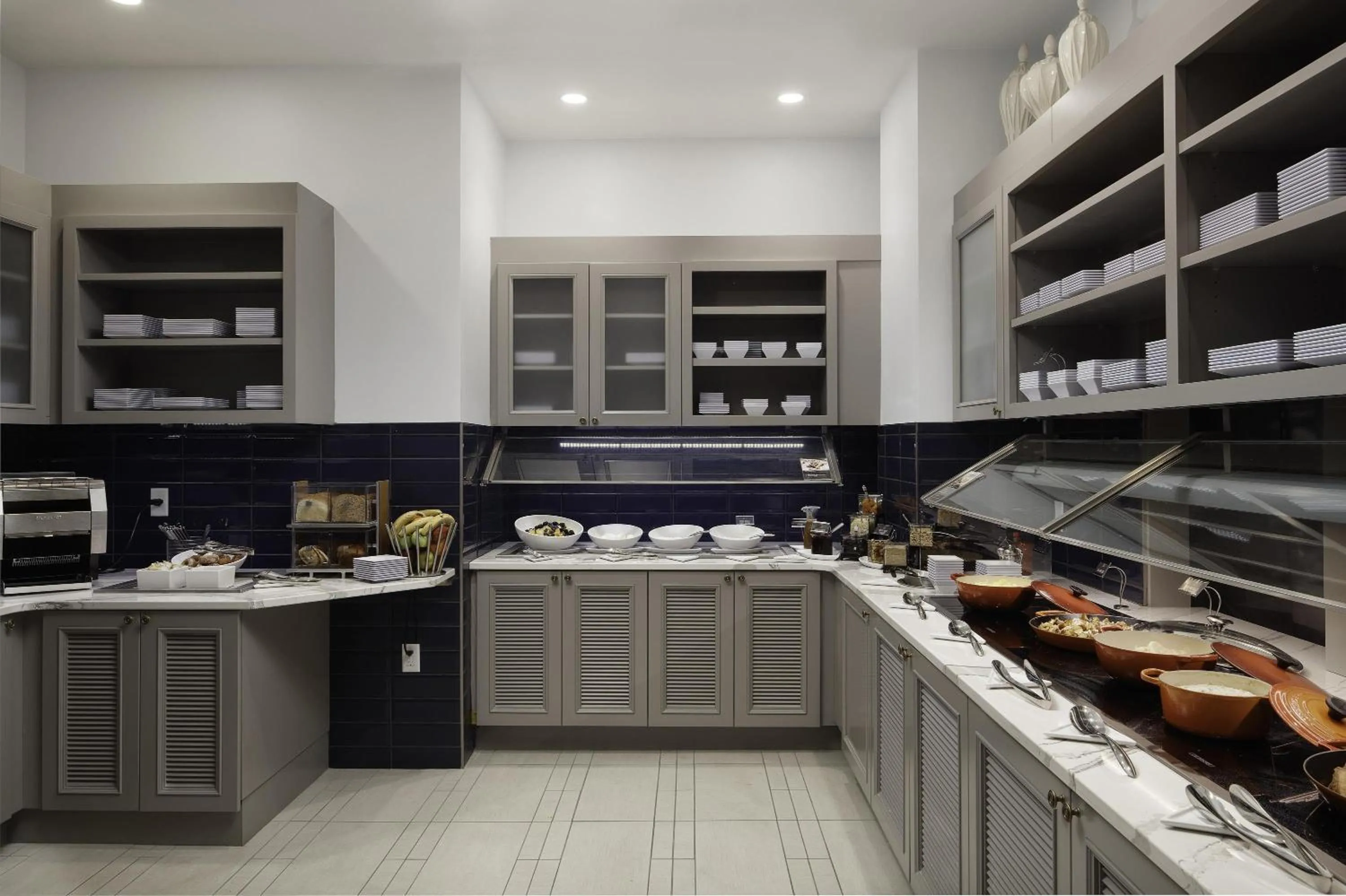 Restaurant/places to eat in Hyatt Place Knoxville/Downtown