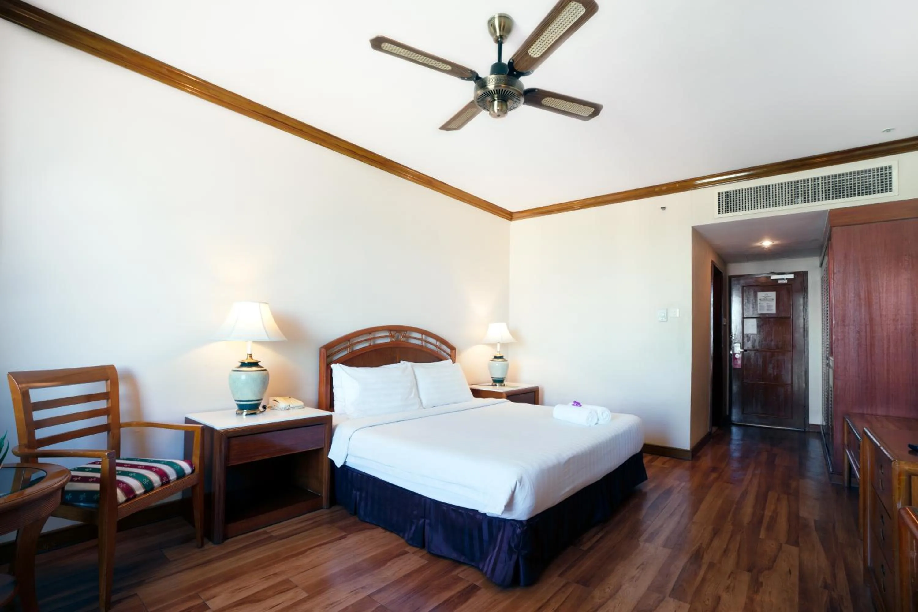 Bedroom, Bed in Sabah Oriental Hotel