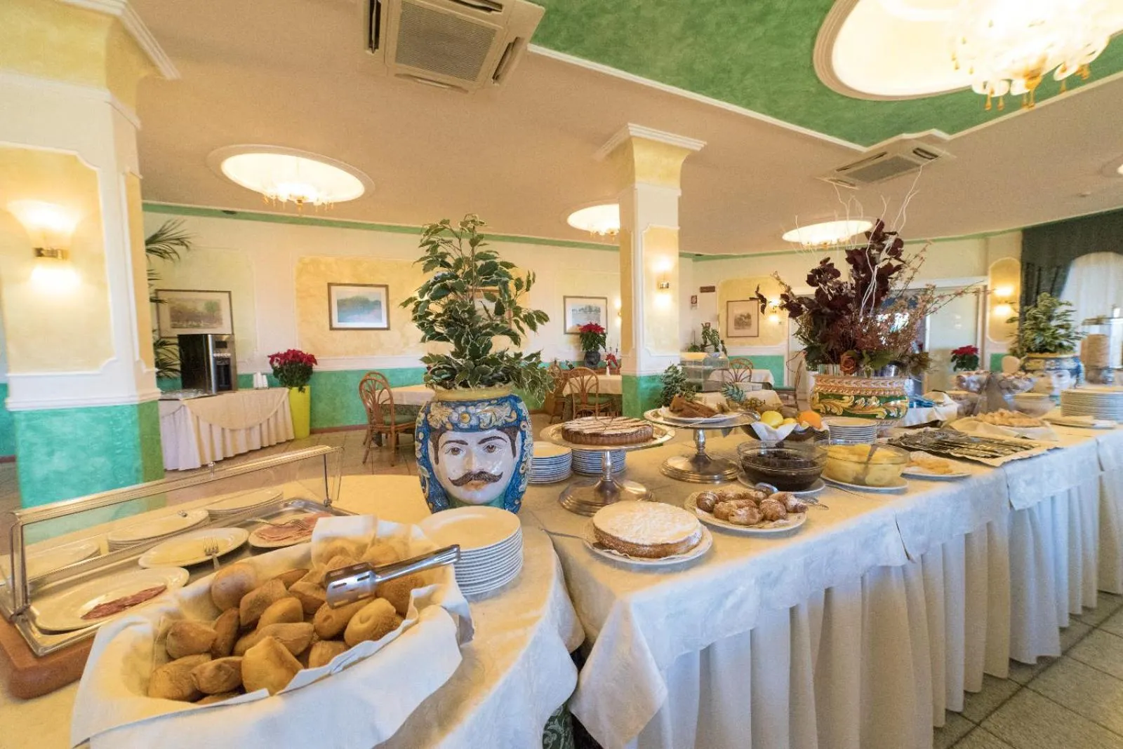Buffet breakfast in Orizzonte Acireale Hotel
