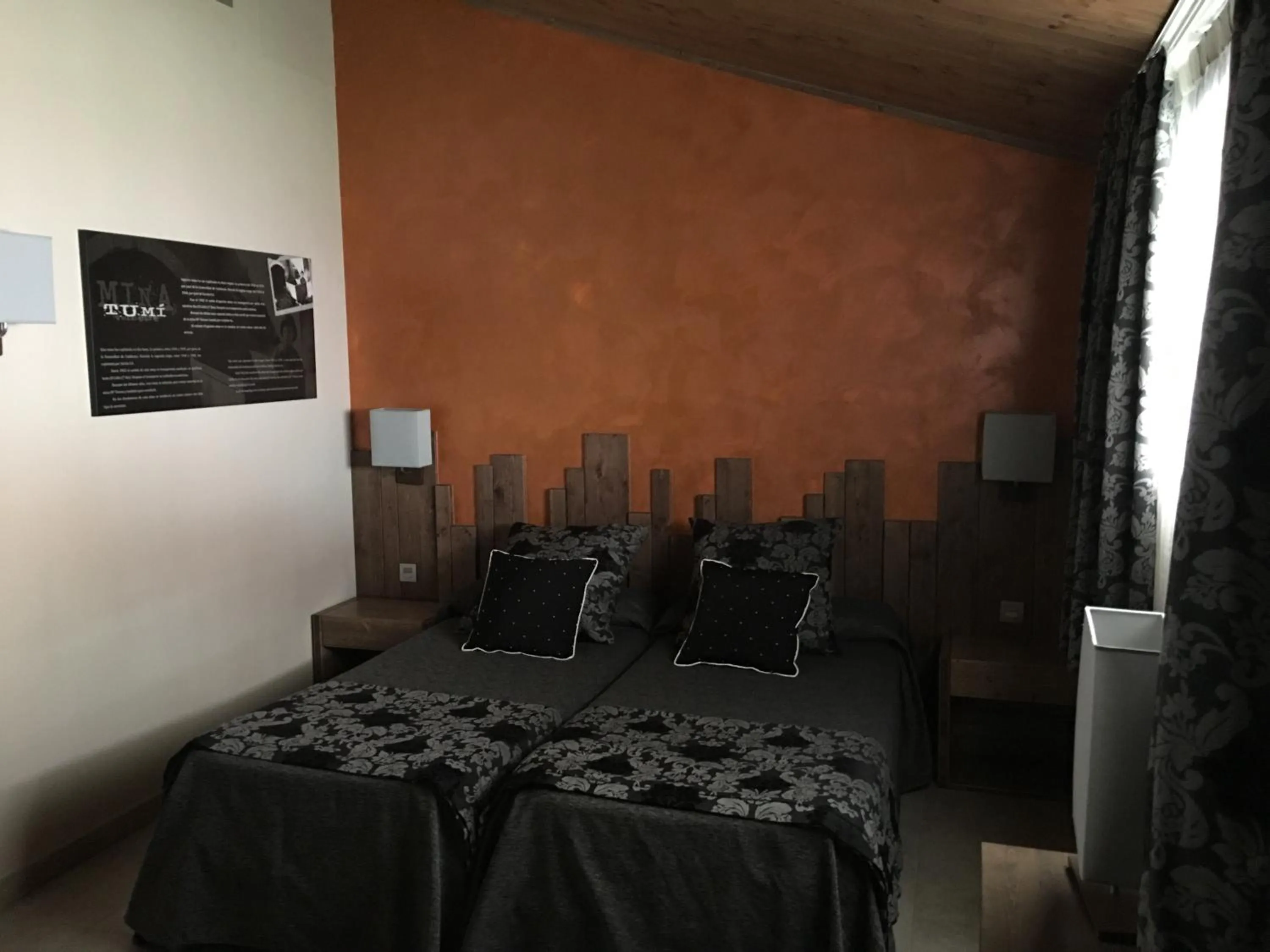 Decorative detail, Bed in Santa Bárbara